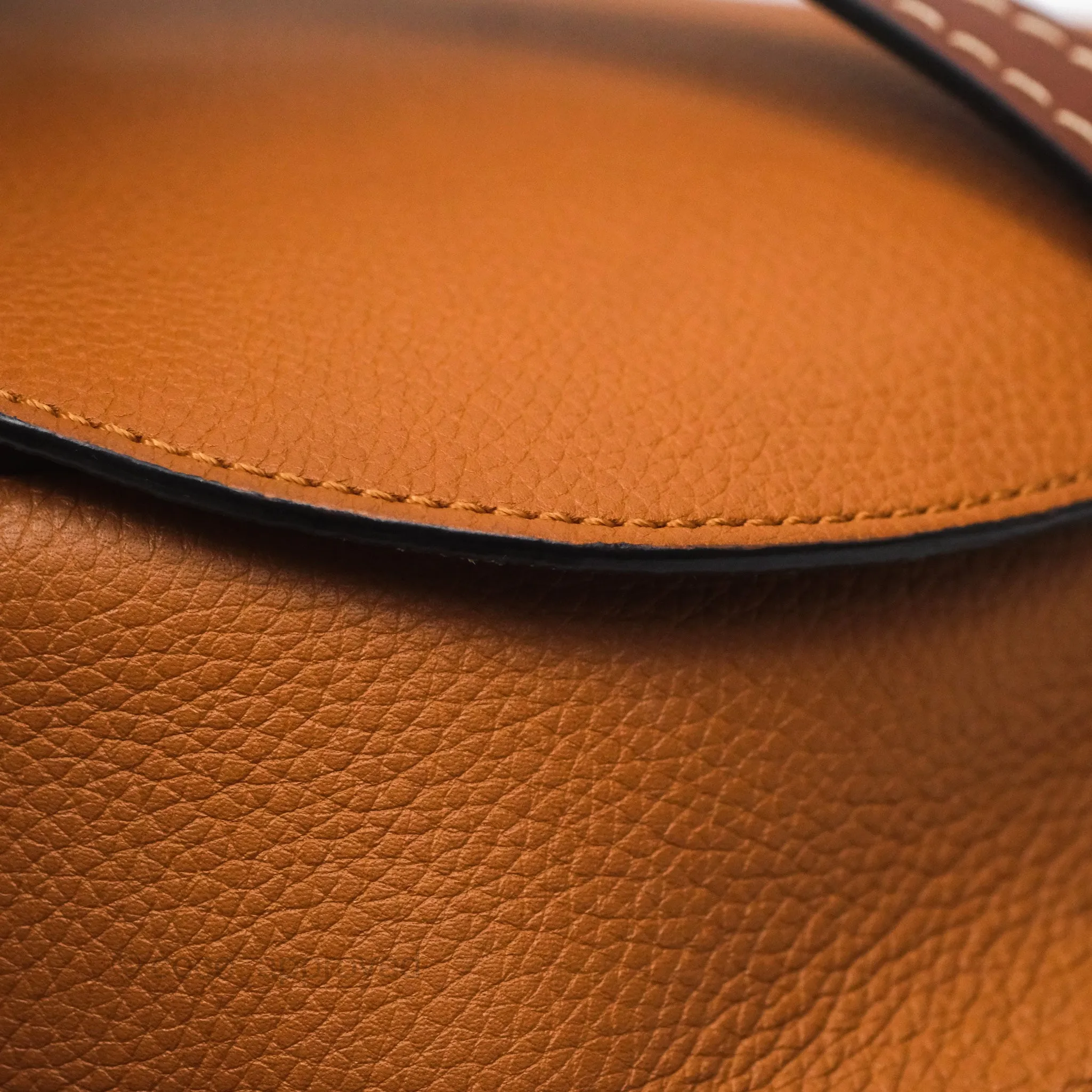 Loewe Small Gate Bag Grained Calfskin in Tan