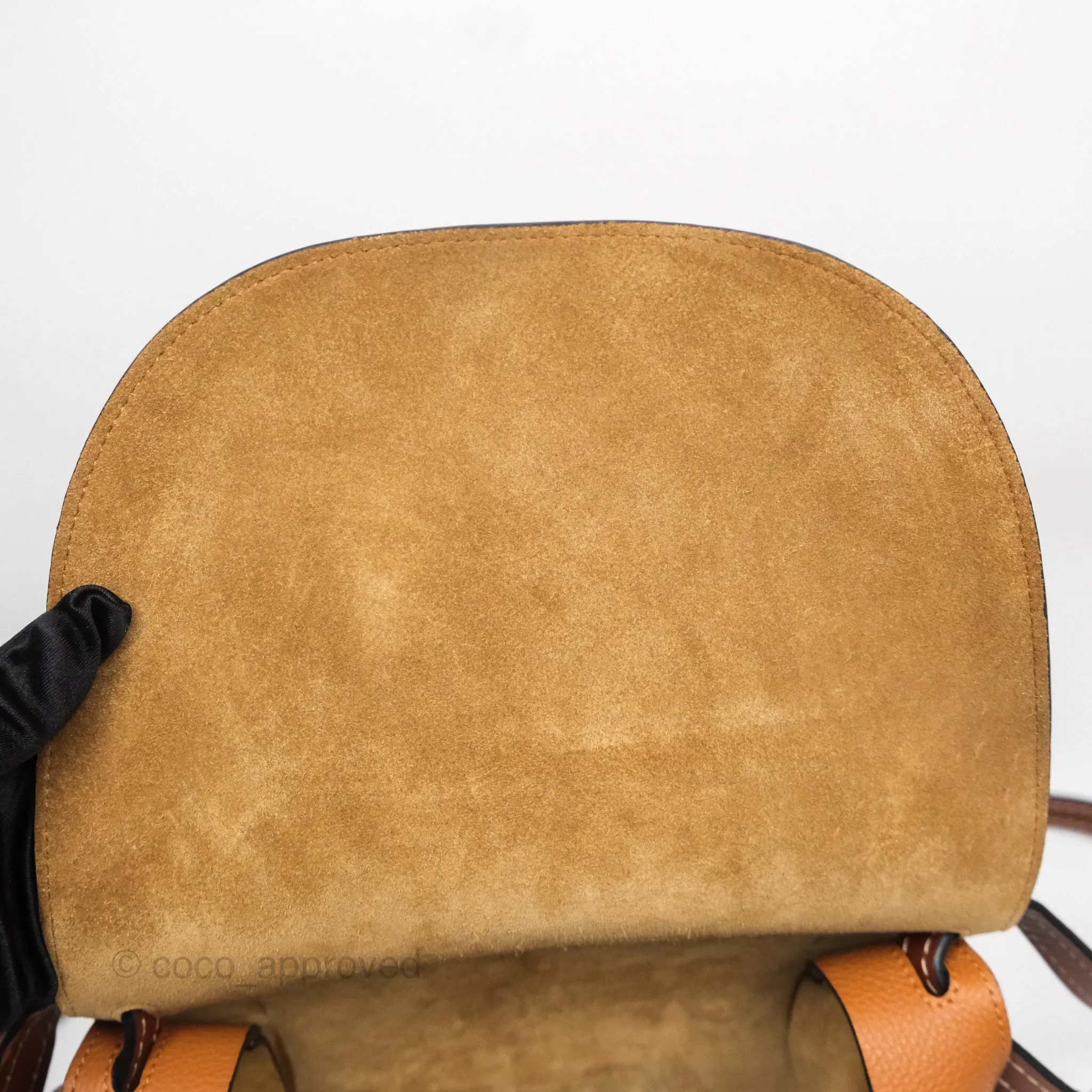 Loewe Small Gate Bag Grained Calfskin in Tan