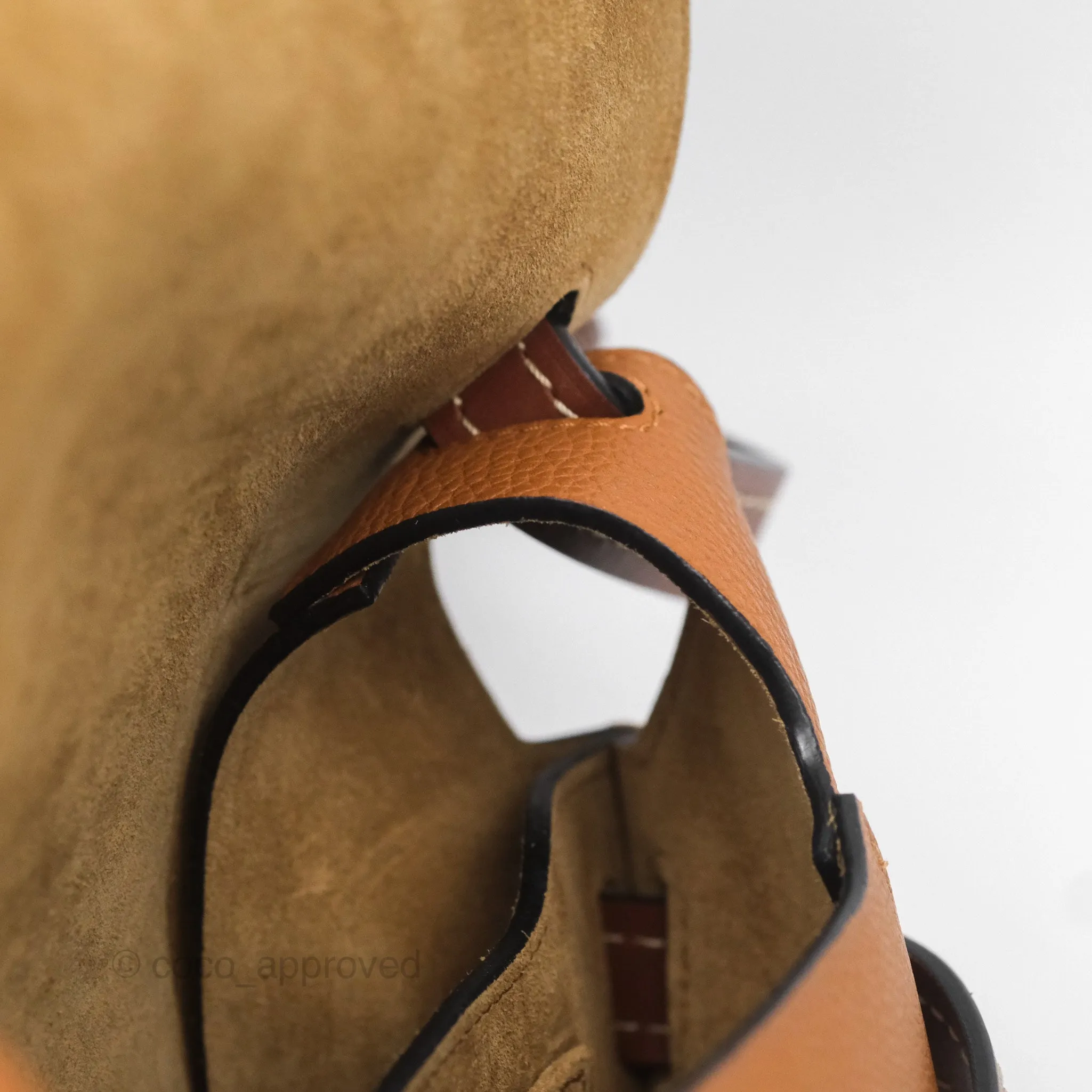 Loewe Small Gate Bag Grained Calfskin in Tan
