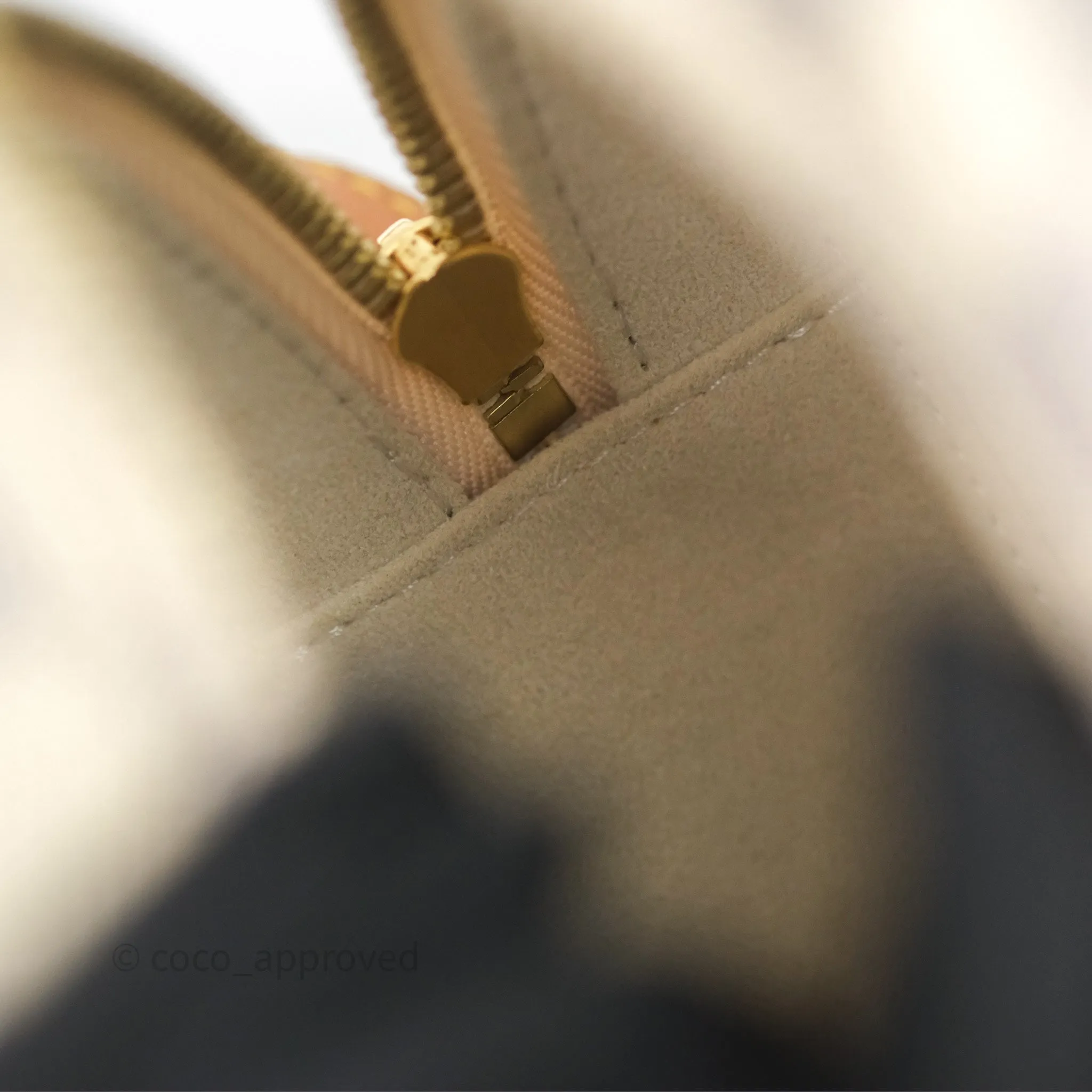 Louis Vuitton Boite Chapeau Souple PM Damier Azur