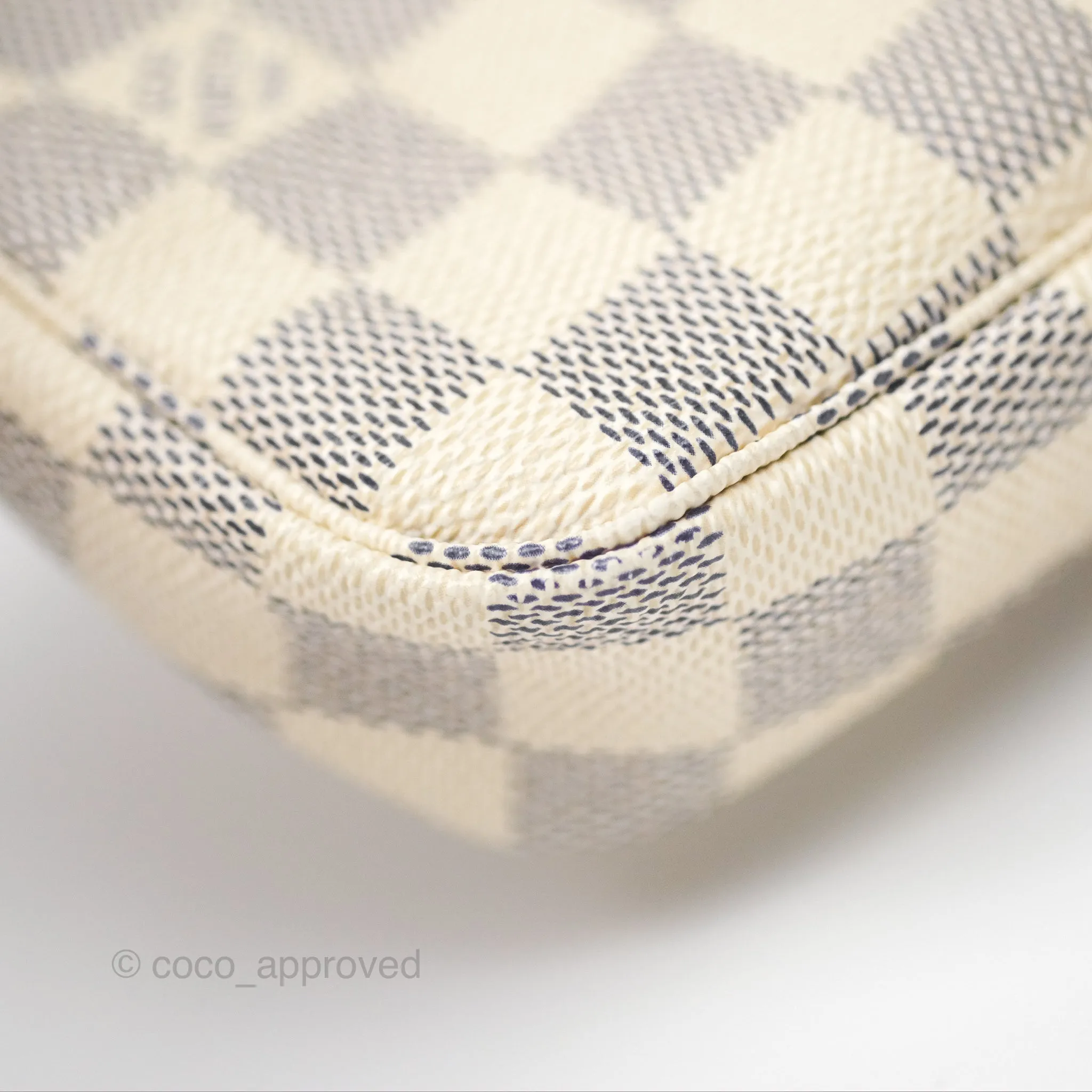 Louis Vuitton Damier Azur Pochette