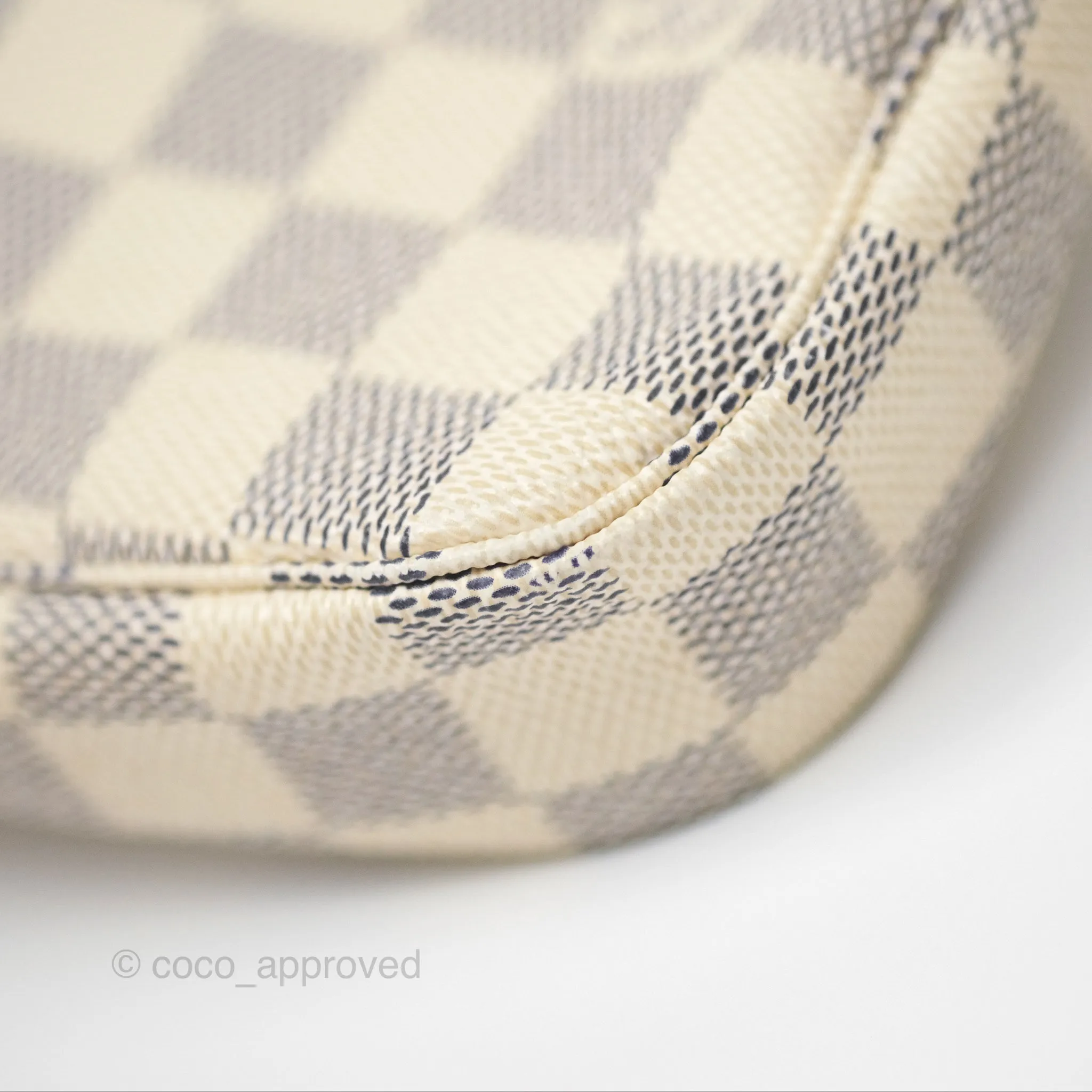 Louis Vuitton Damier Azur Pochette