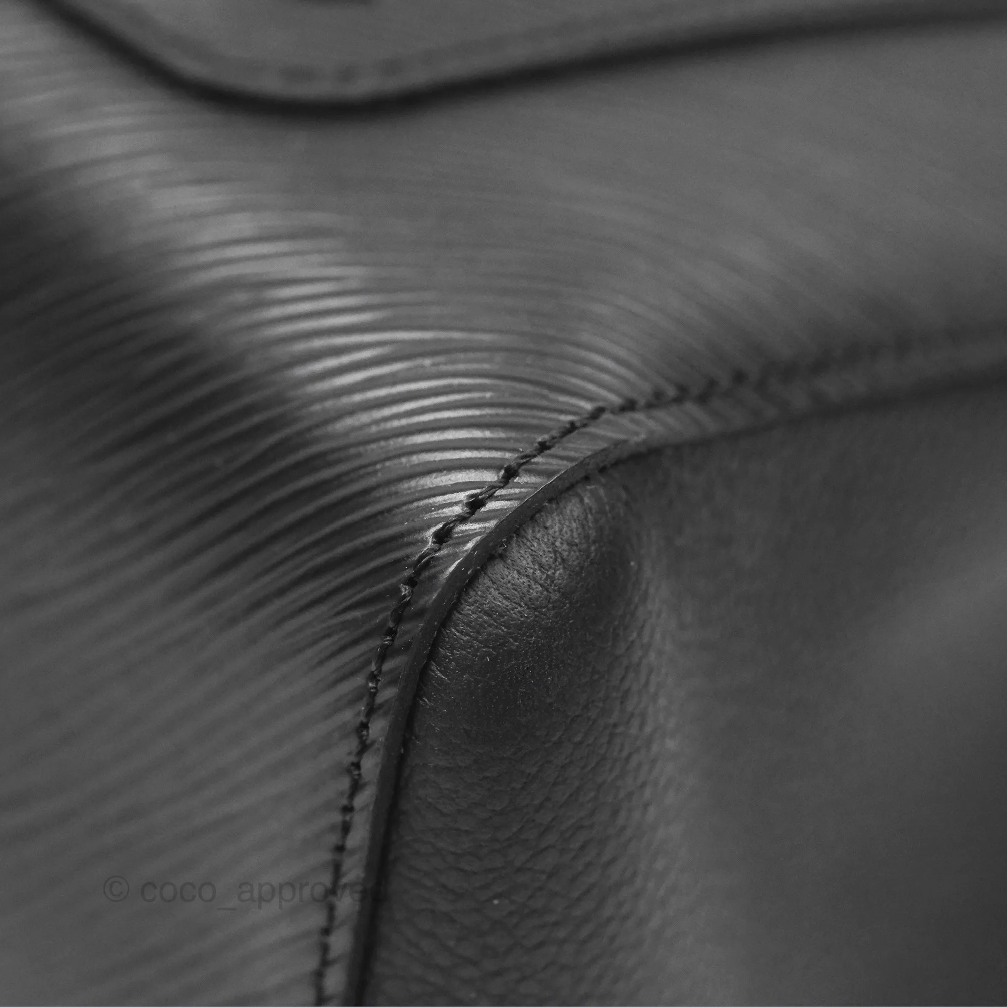 Louis Vuitton Marelle Tote BB Black
