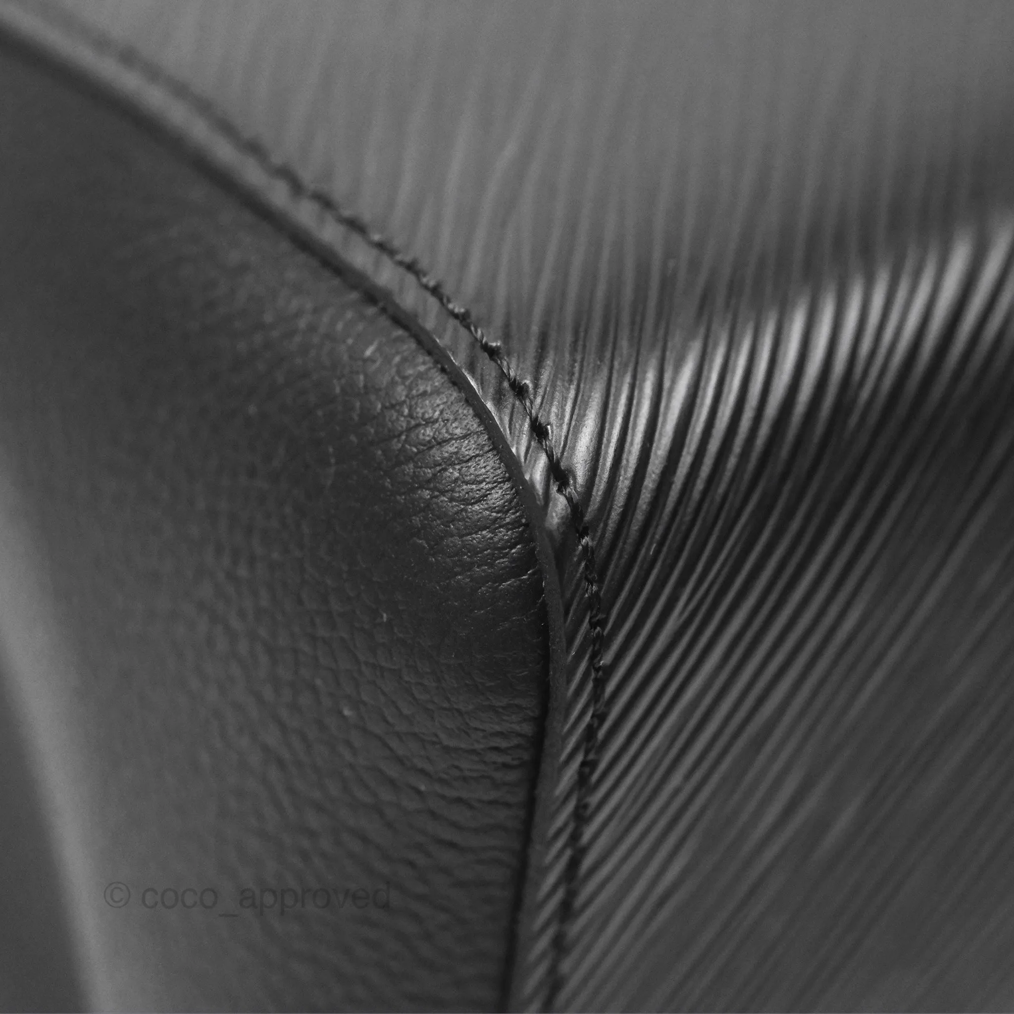 Louis Vuitton Marelle Tote BB Black