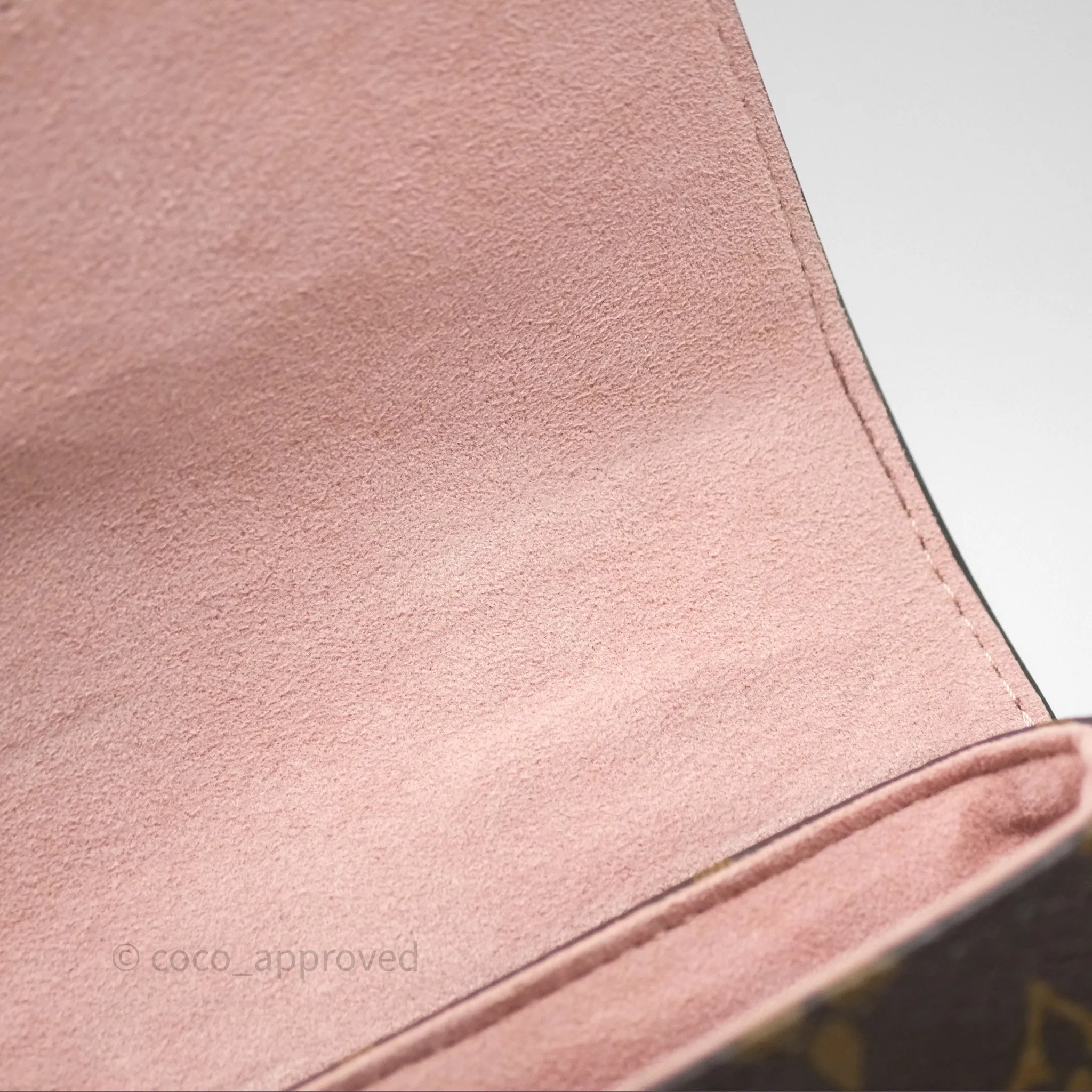 Louis Vuitton Monogram Locky BB Rose Poudre