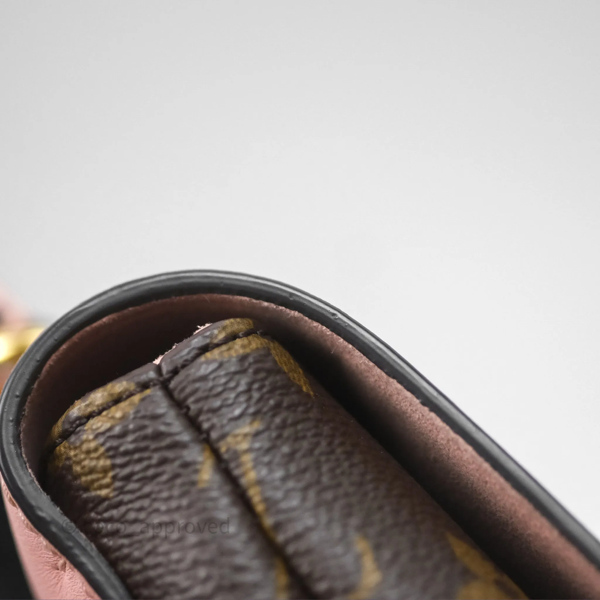 Louis Vuitton Monogram Locky BB Rose Poudre