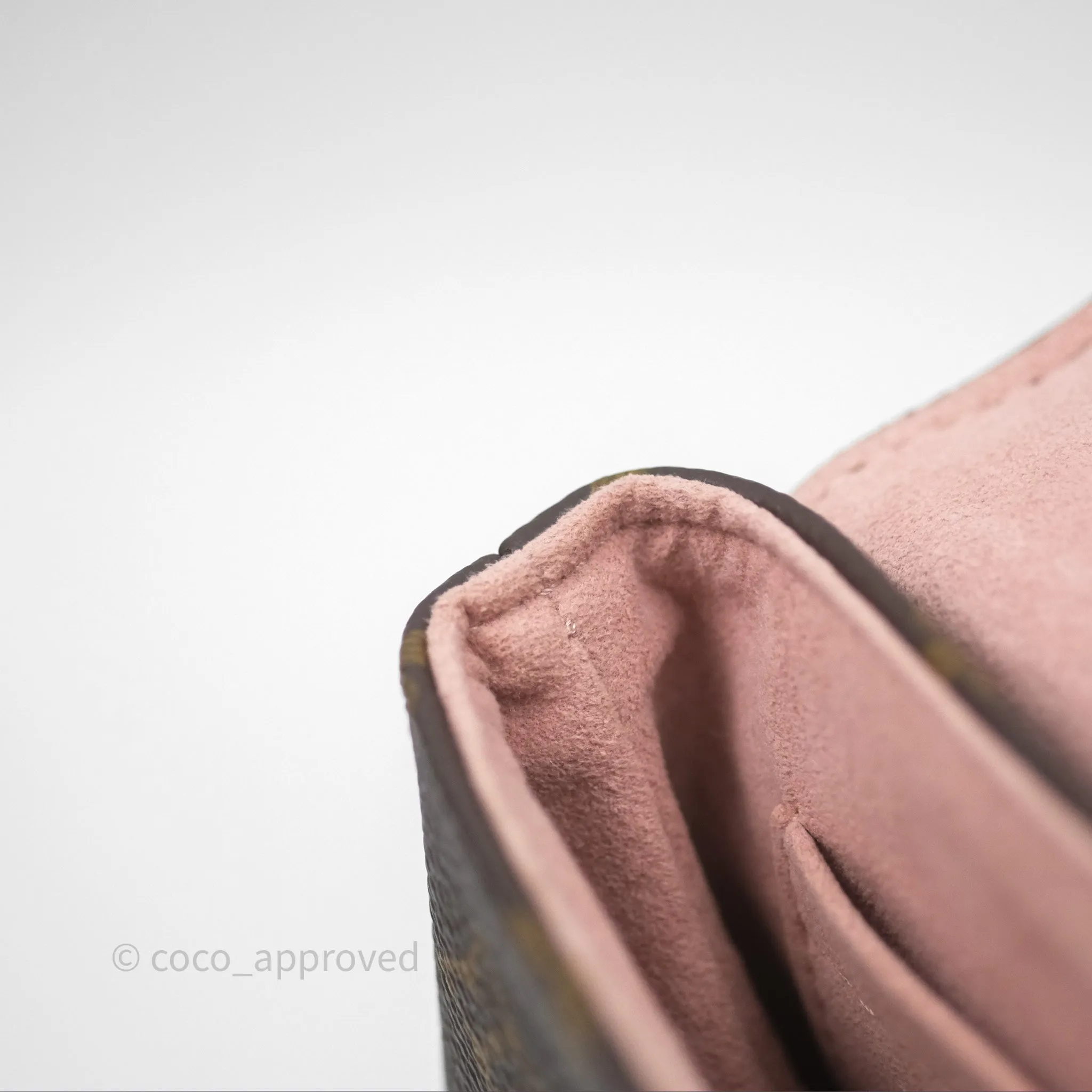 Louis Vuitton Monogram Locky BB Rose Poudre