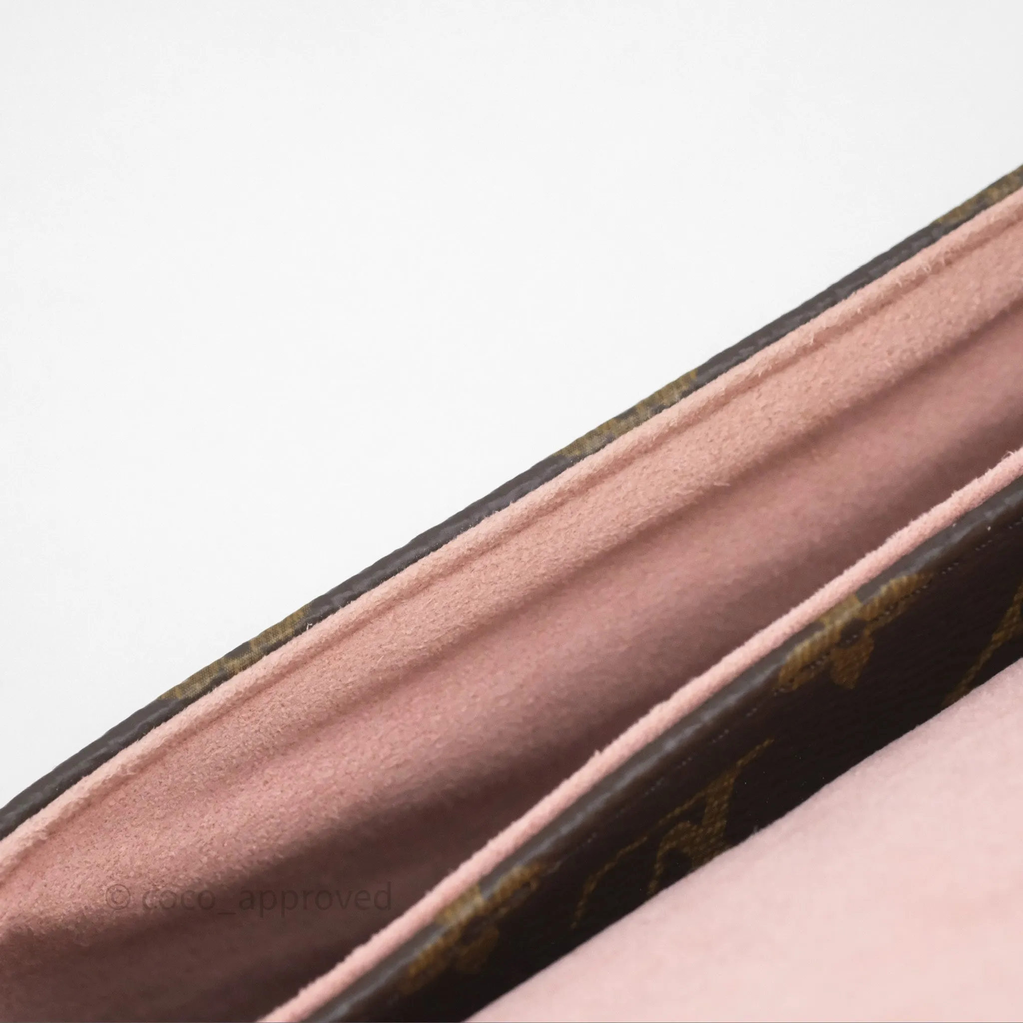 Louis Vuitton Monogram Locky BB Rose Poudre