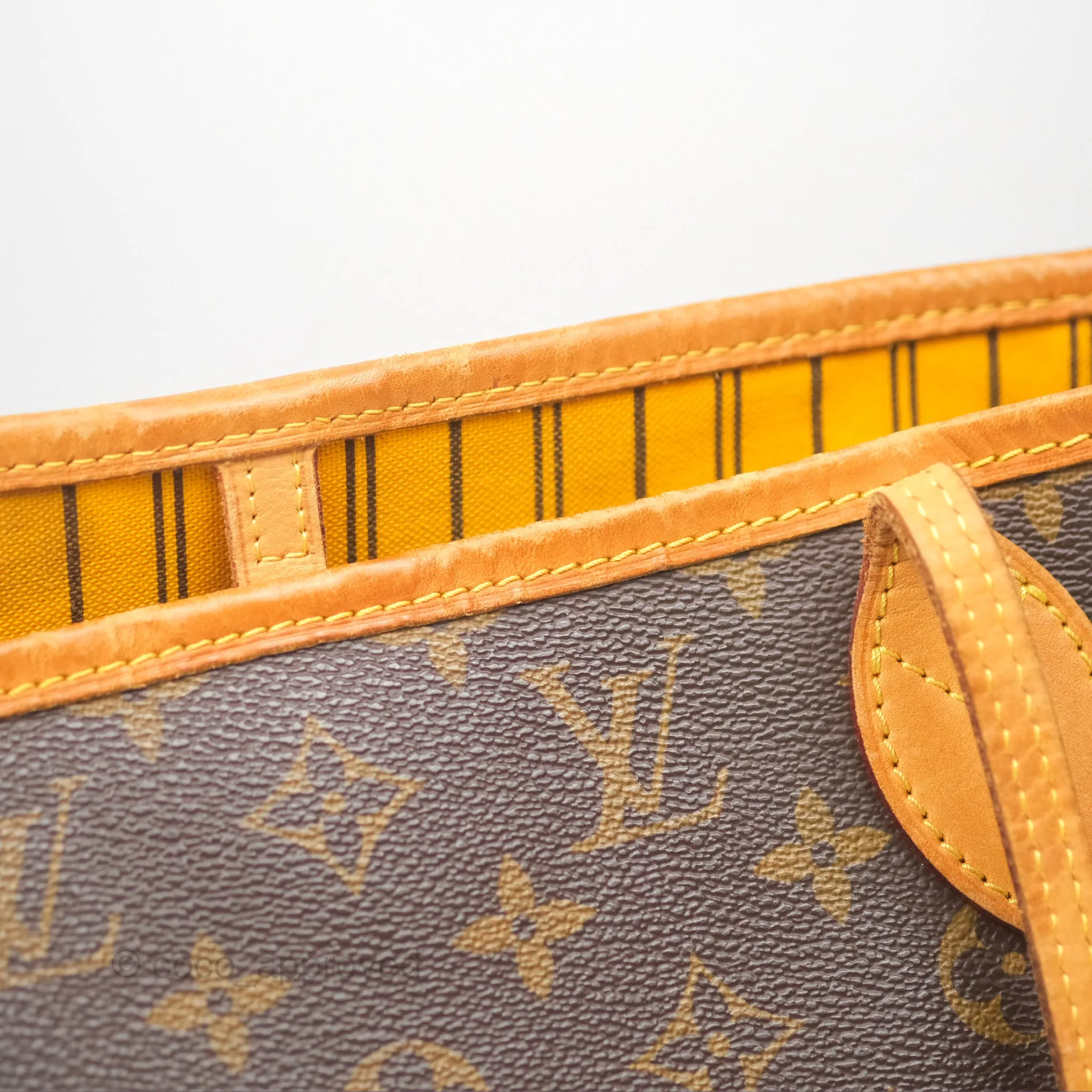 Louis Vuitton Neverfull MM Tote Bag Monogram Canvas