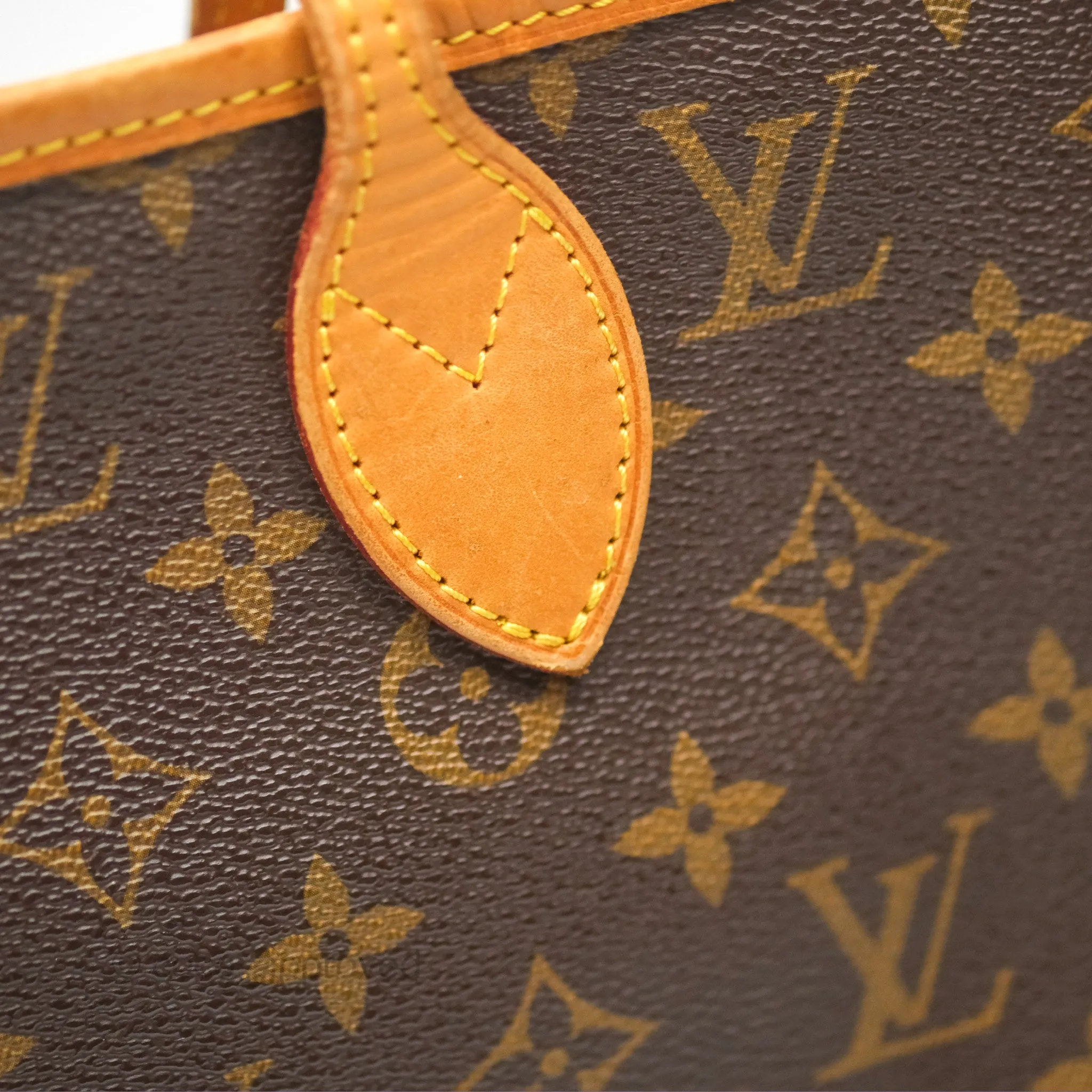 Louis Vuitton Neverfull MM Tote Bag Monogram Canvas