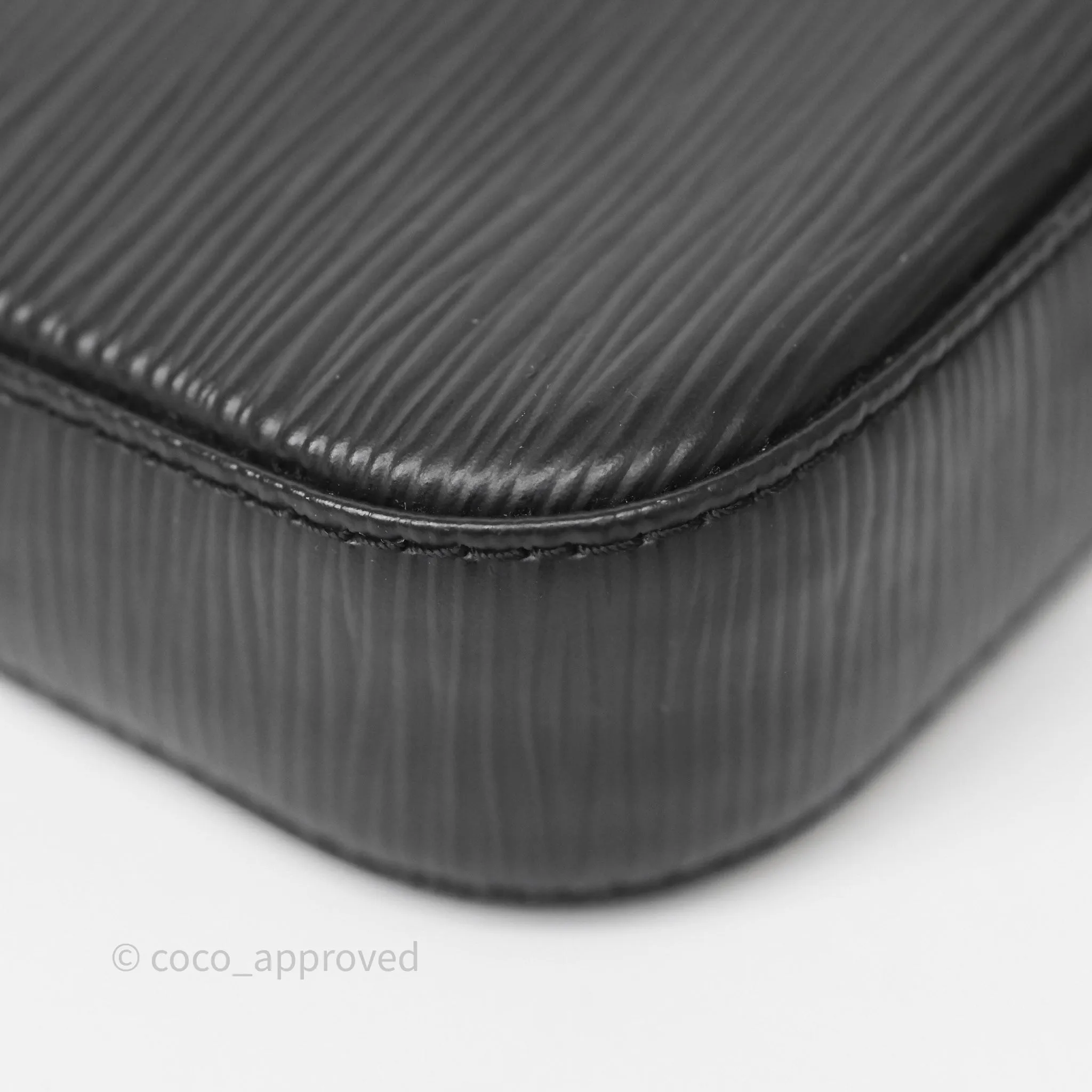 Louis Vuitton Pochette Black Epi