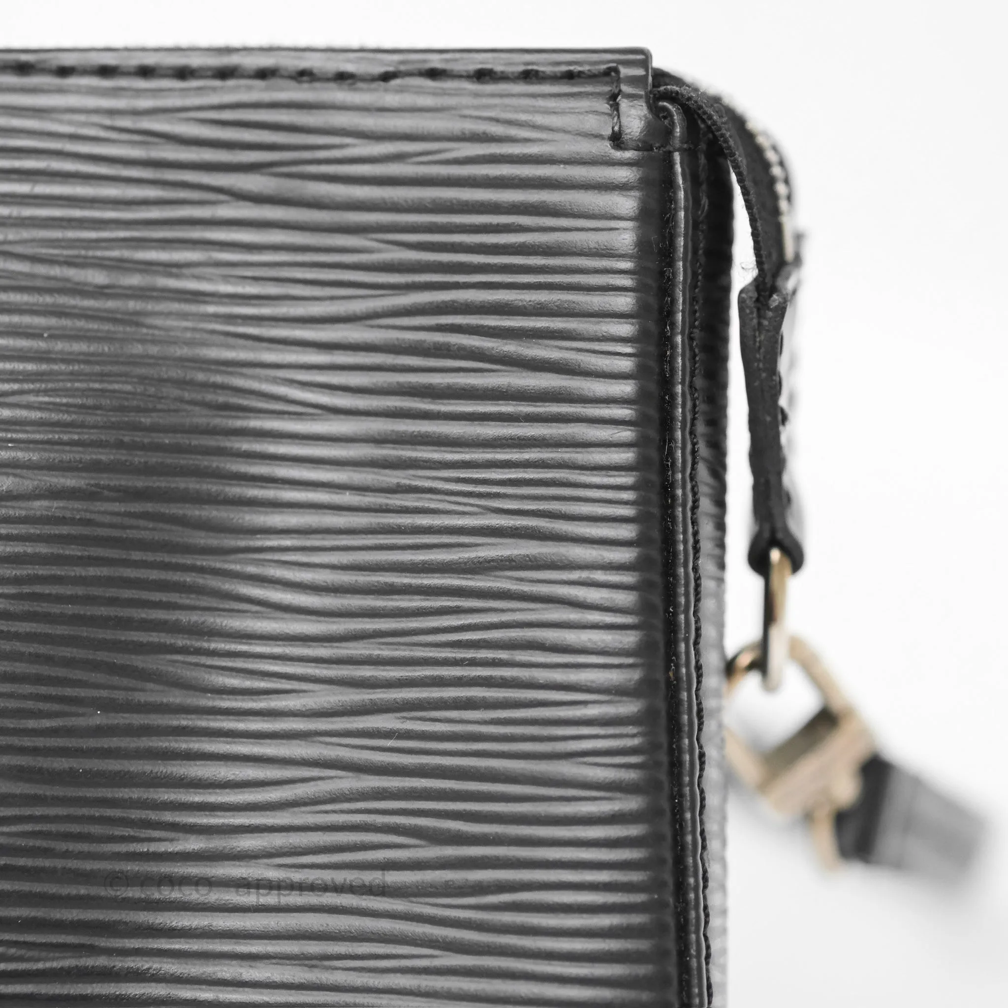 Louis Vuitton Pochette Black Epi