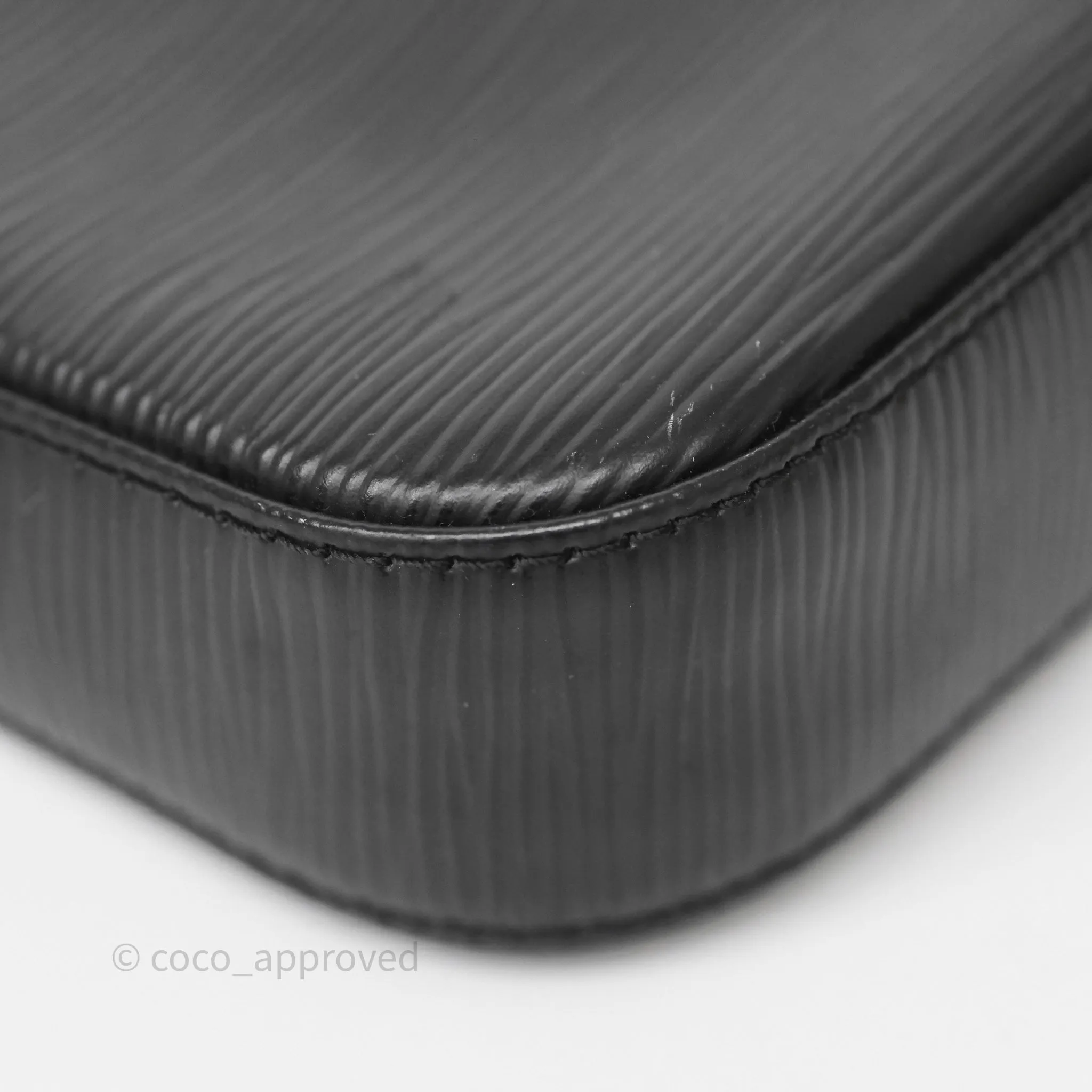 Louis Vuitton Pochette Black Epi