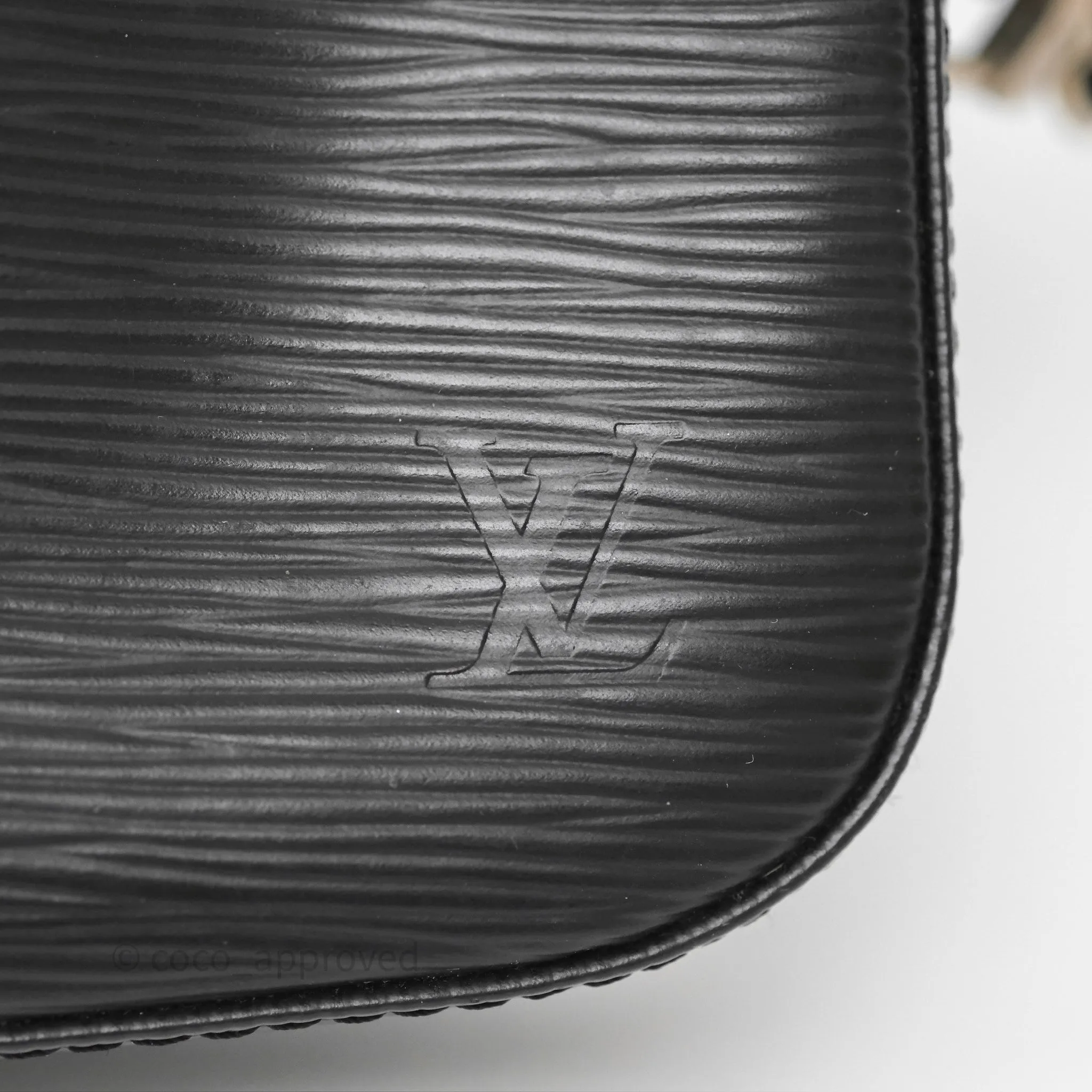 Louis Vuitton Pochette Black Epi