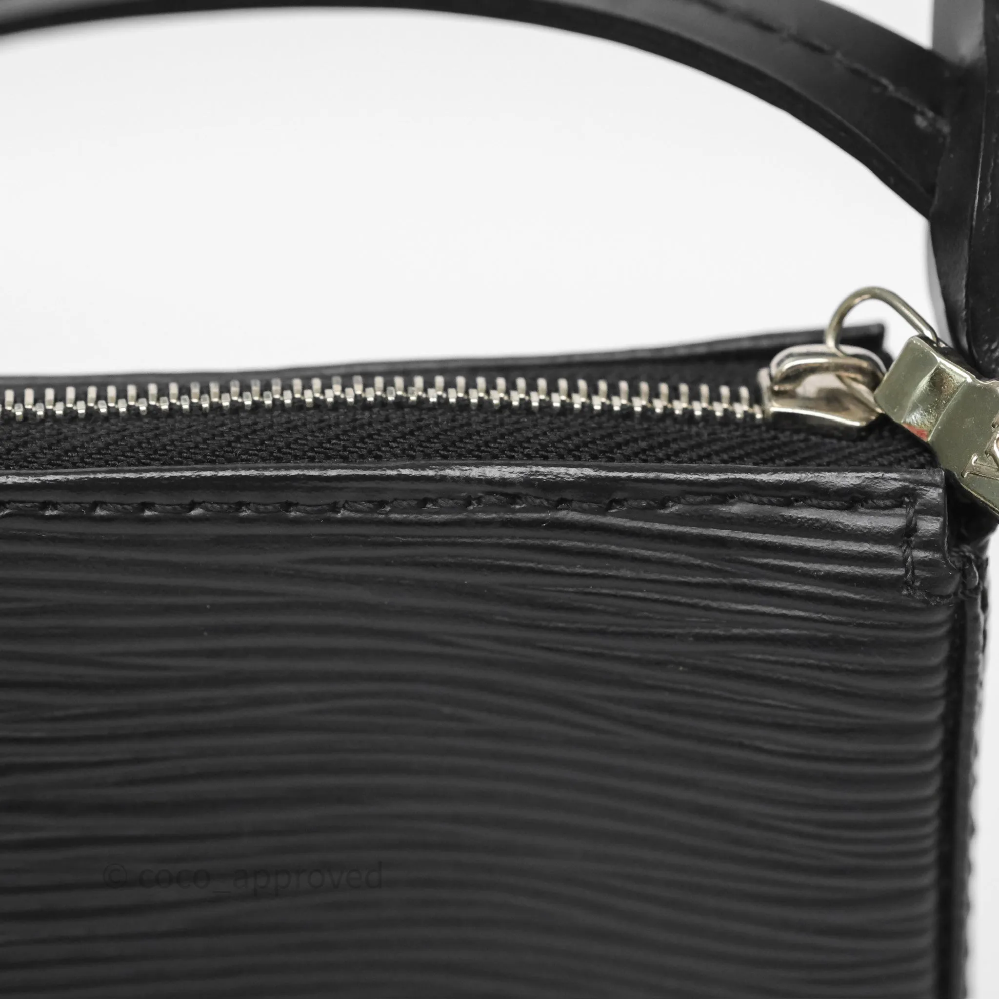 Louis Vuitton Pochette Black Epi