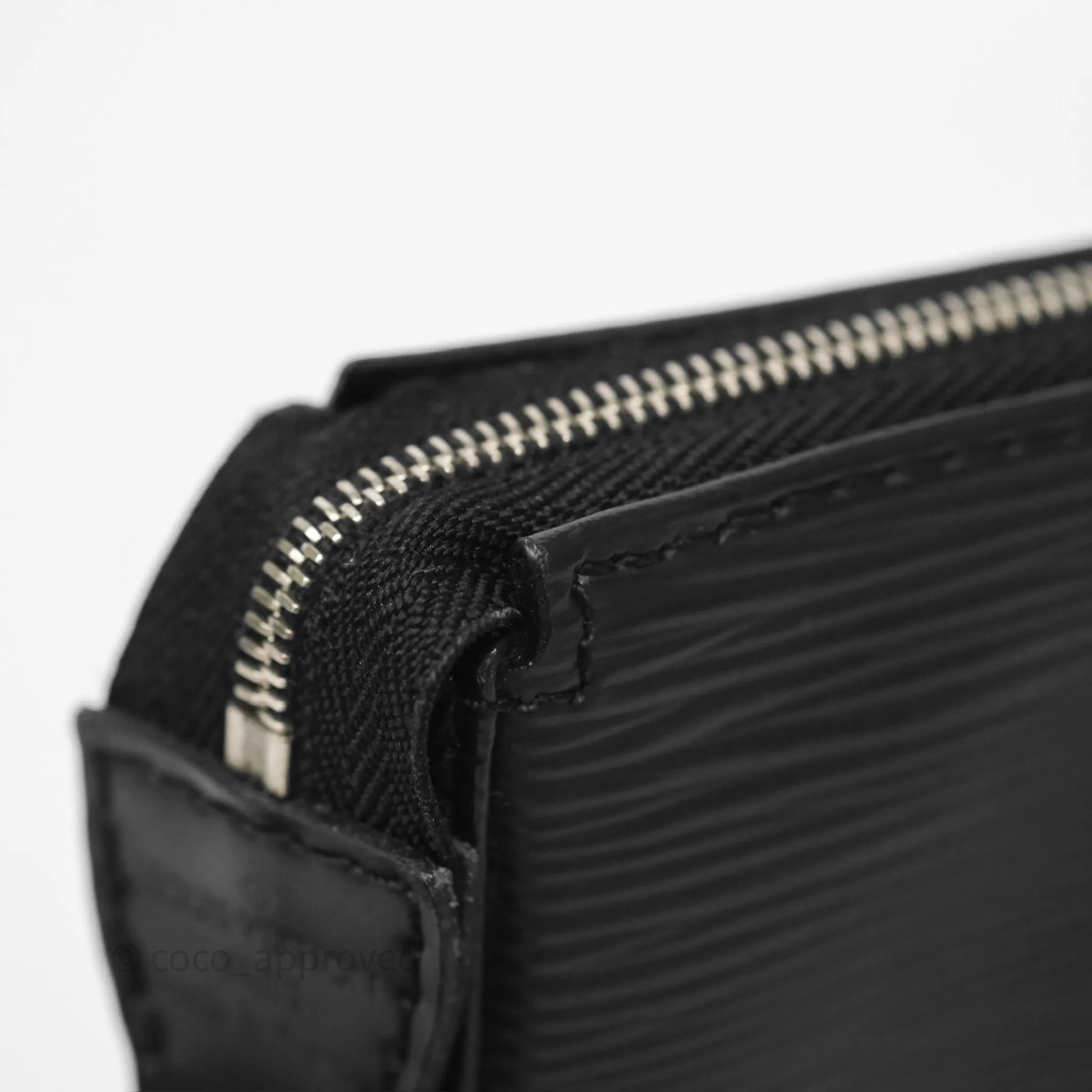 Louis Vuitton Pochette Black Epi