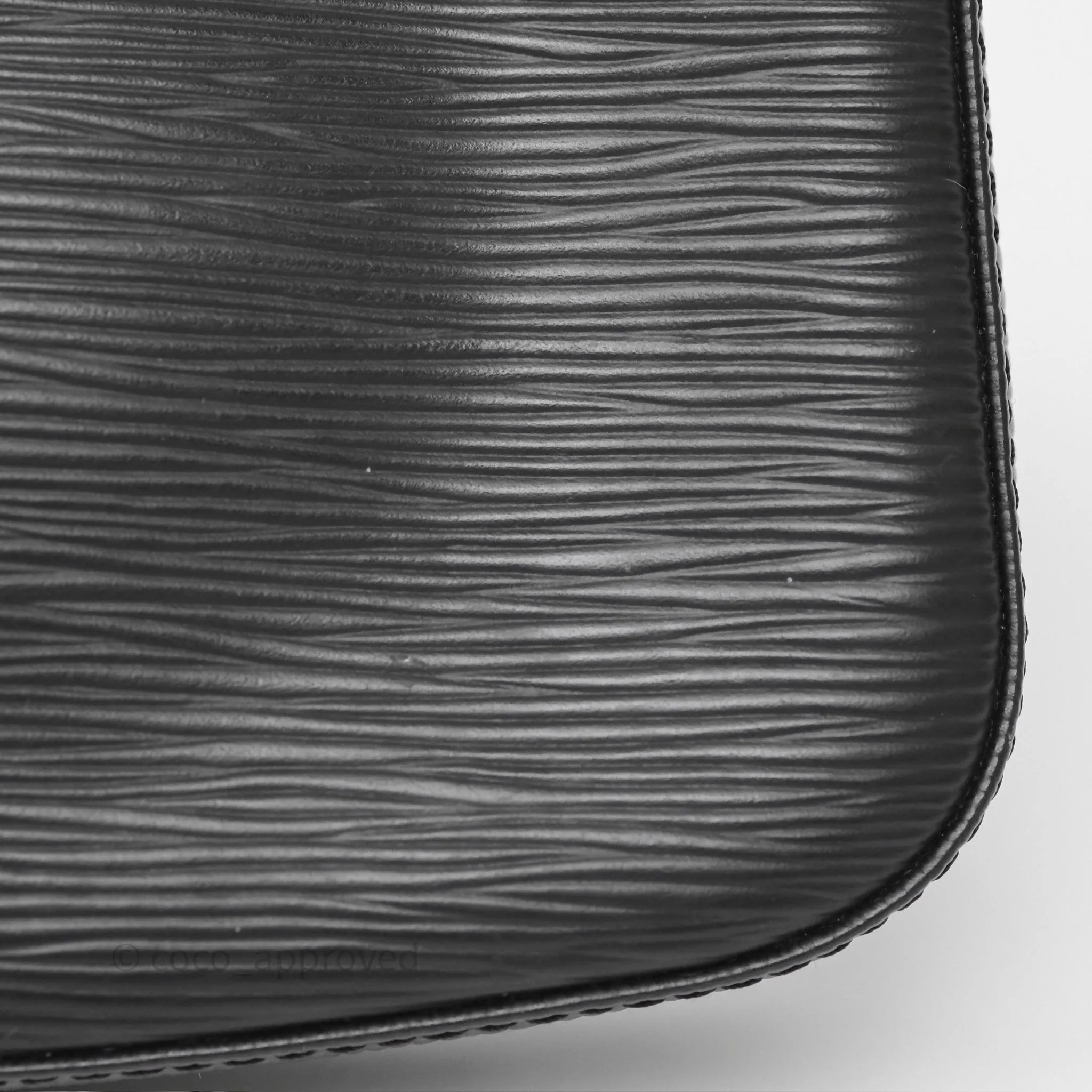 Louis Vuitton Pochette Black Epi