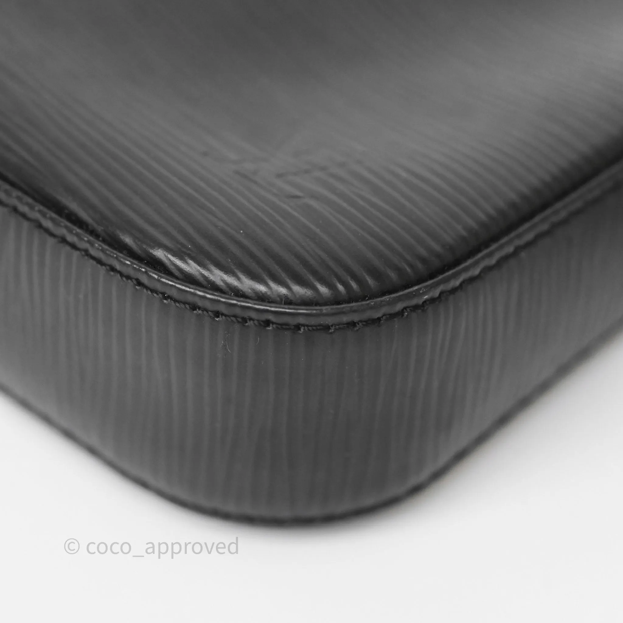 Louis Vuitton Pochette Black Epi