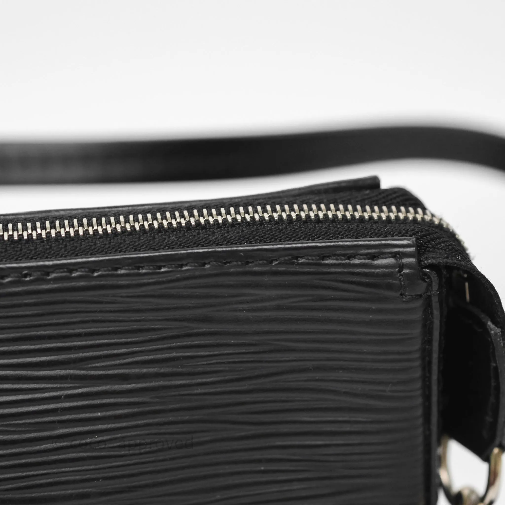Louis Vuitton Pochette Black Epi
