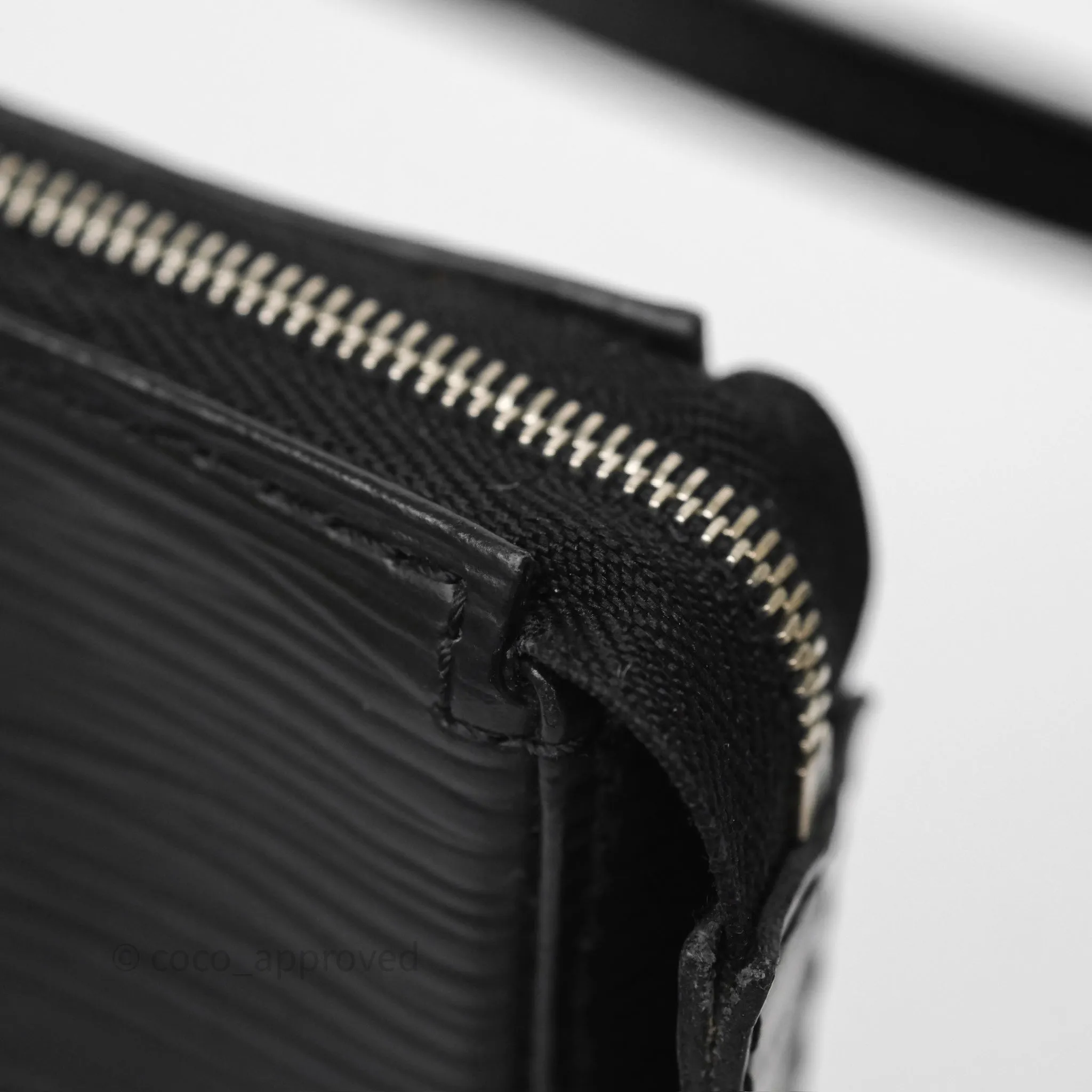 Louis Vuitton Pochette Black Epi