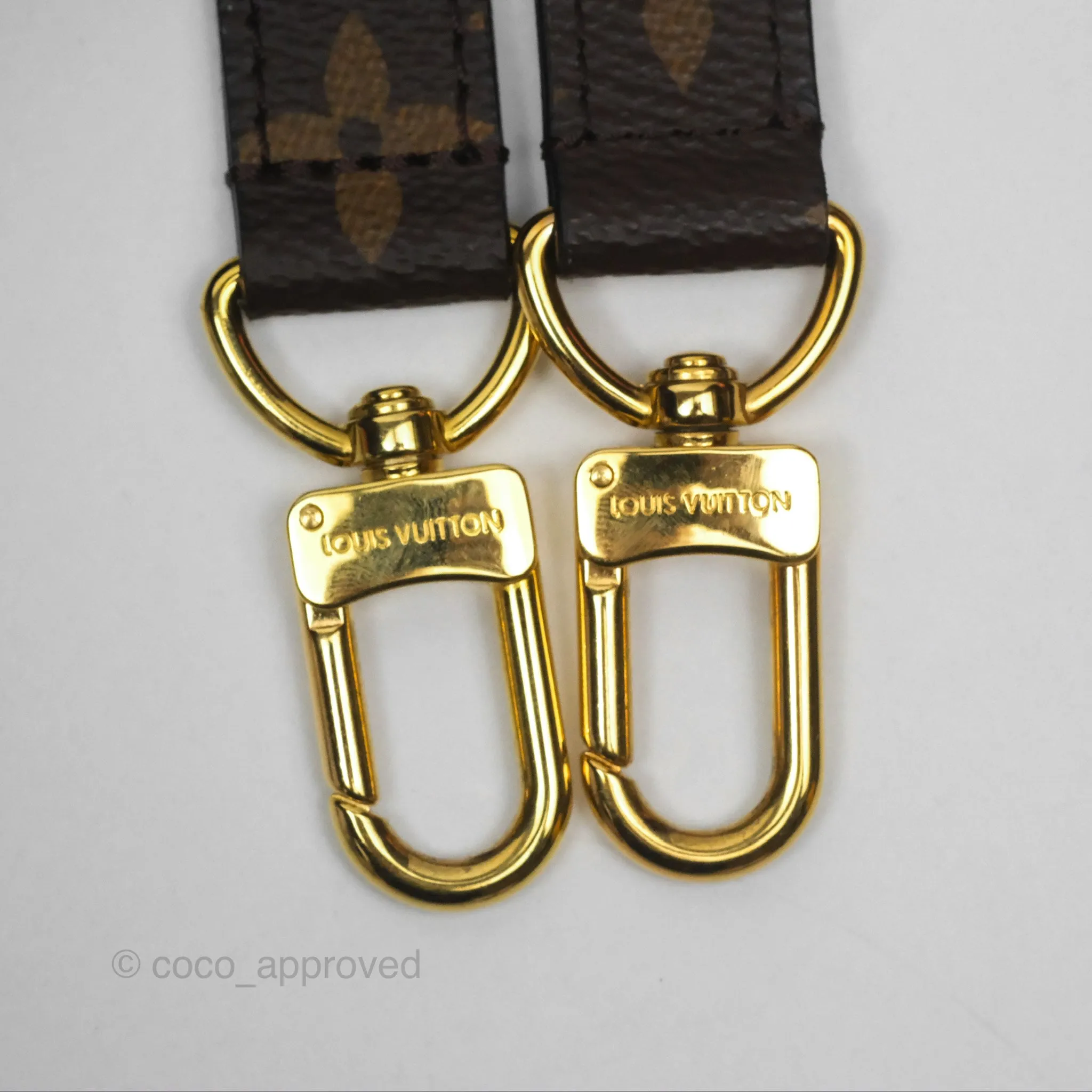Louis Vuitton Pochette Metis Monogram Canvas