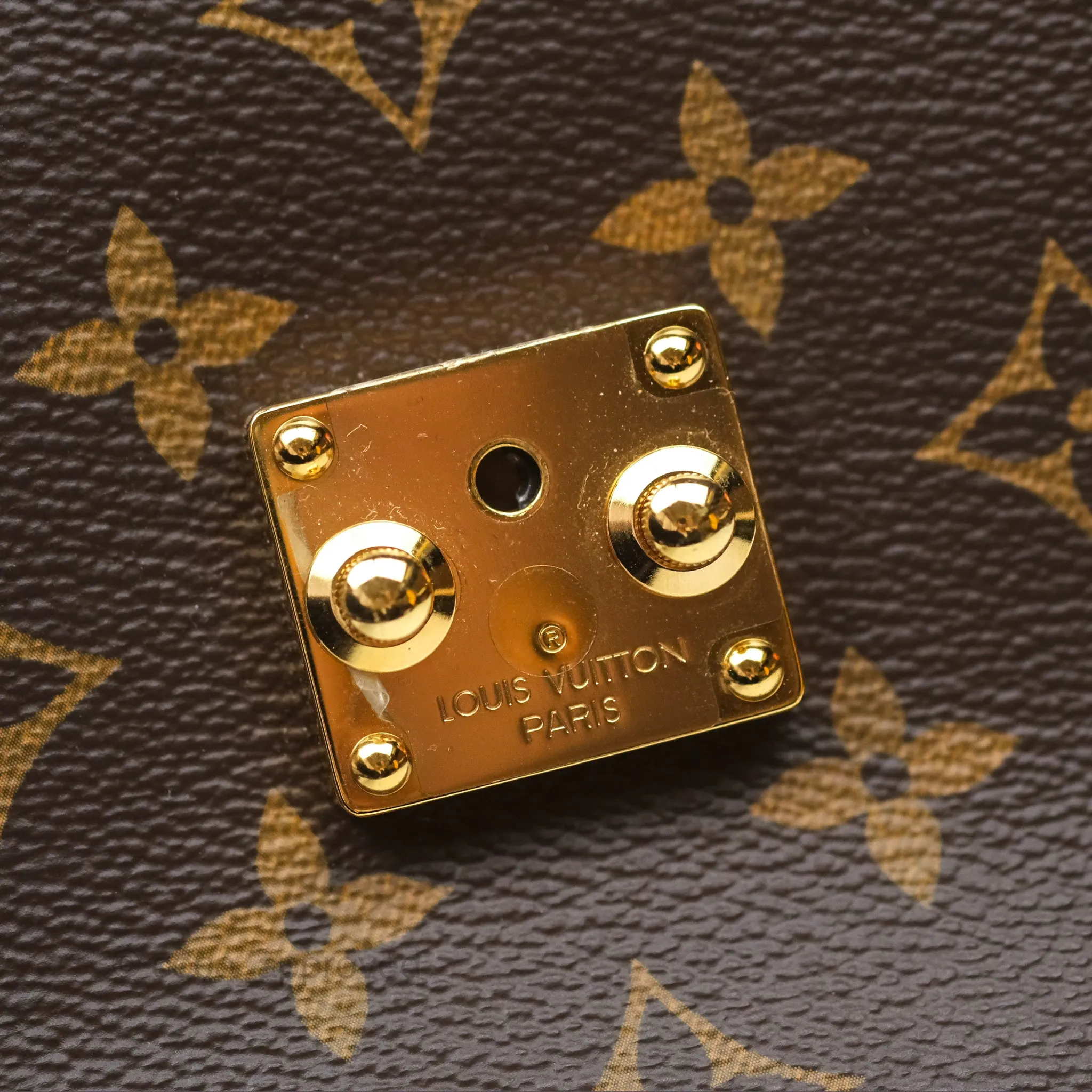 Louis Vuitton Pochette Metis Monogram Canvas