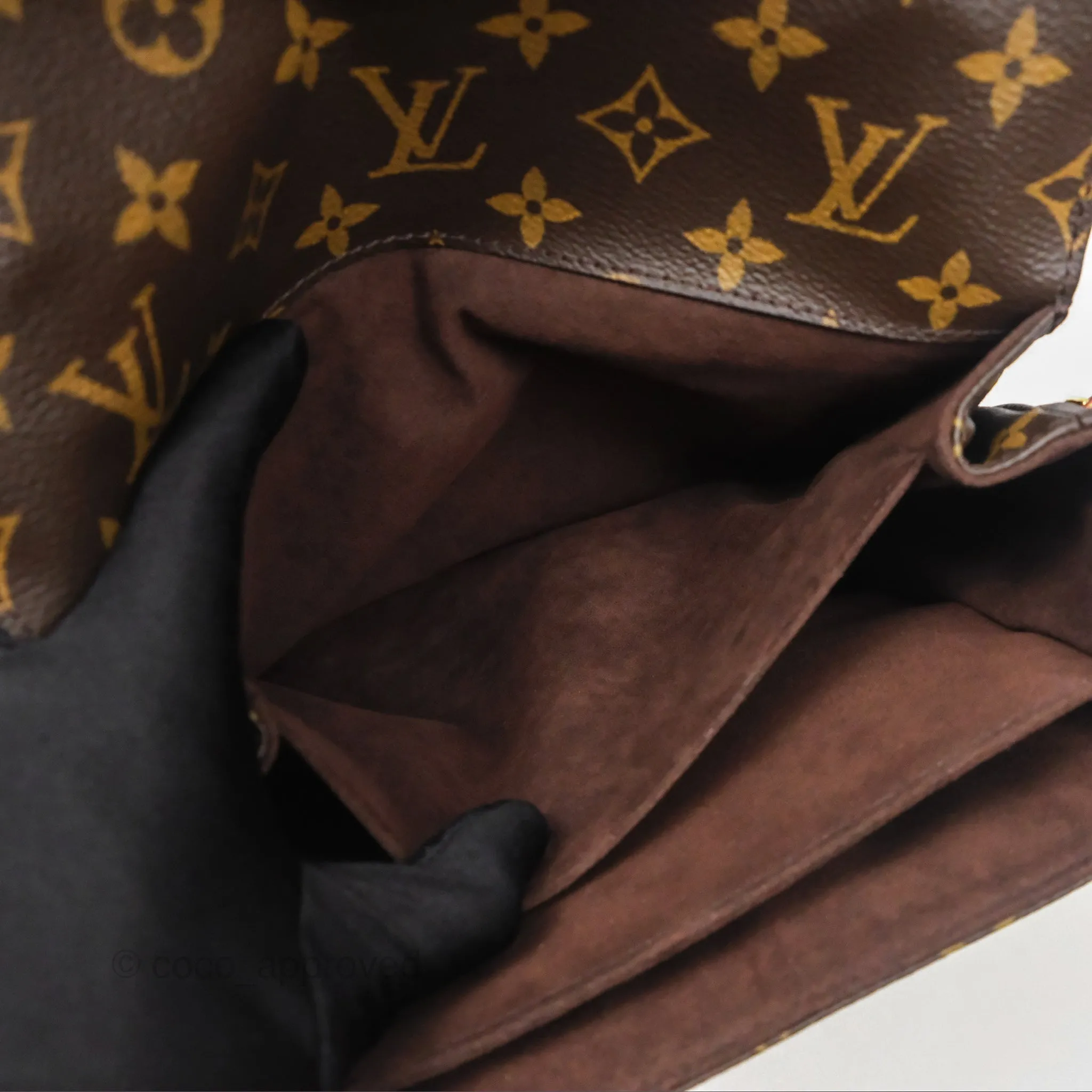 Louis Vuitton Pochette Metis Monogram Canvas