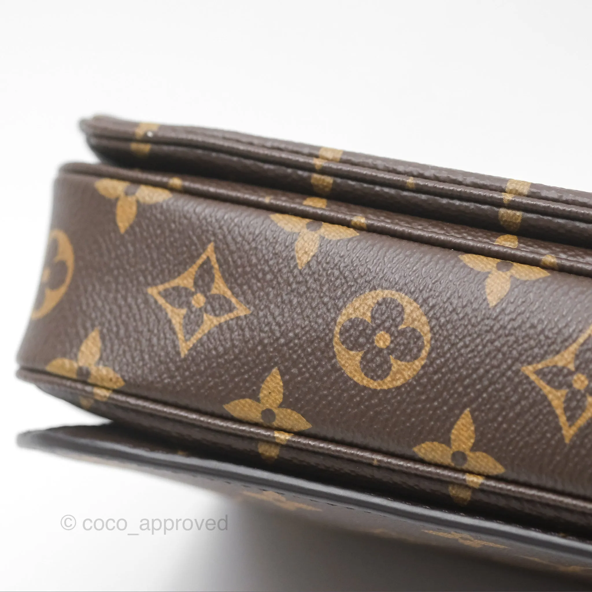Louis Vuitton Pochette Metis Monogram Canvas