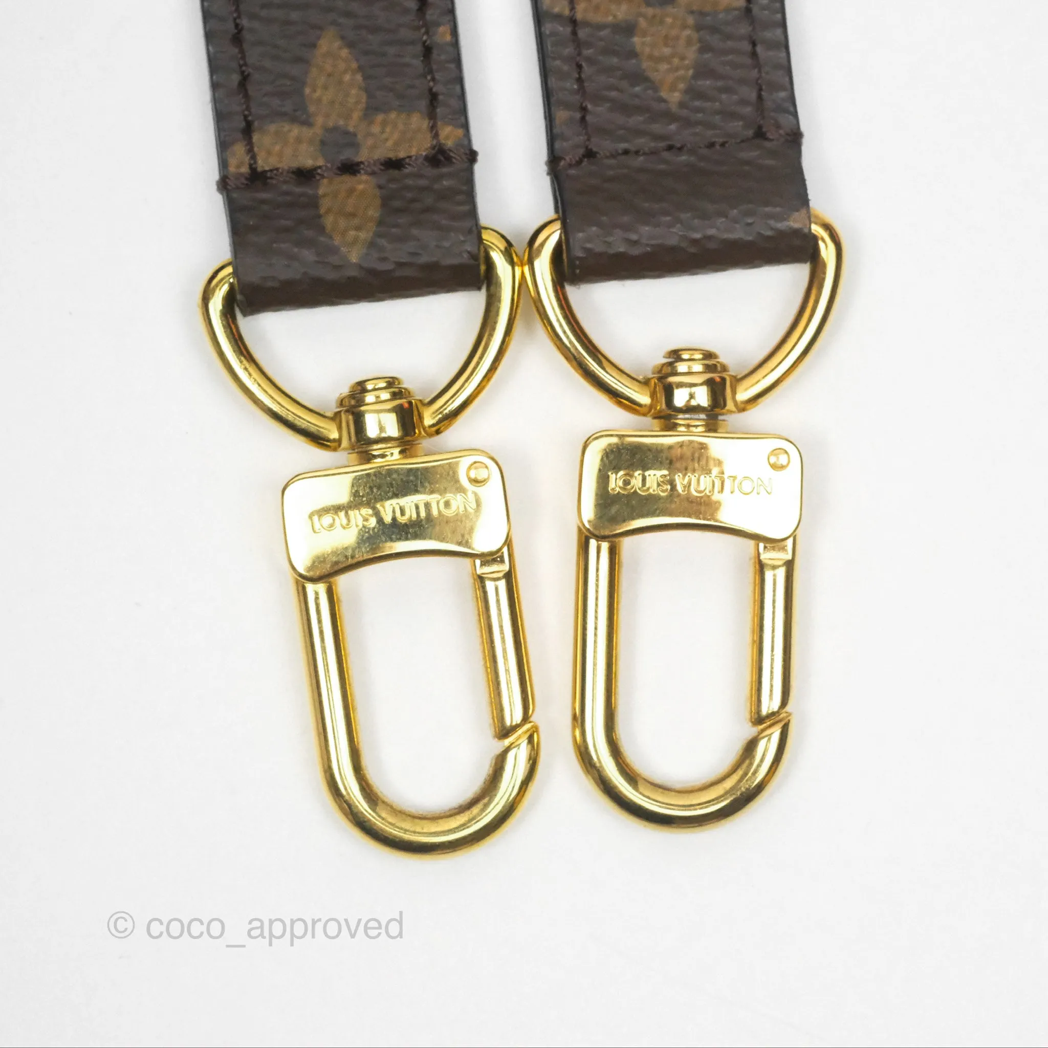 Louis Vuitton Pochette Metis Monogram Canvas