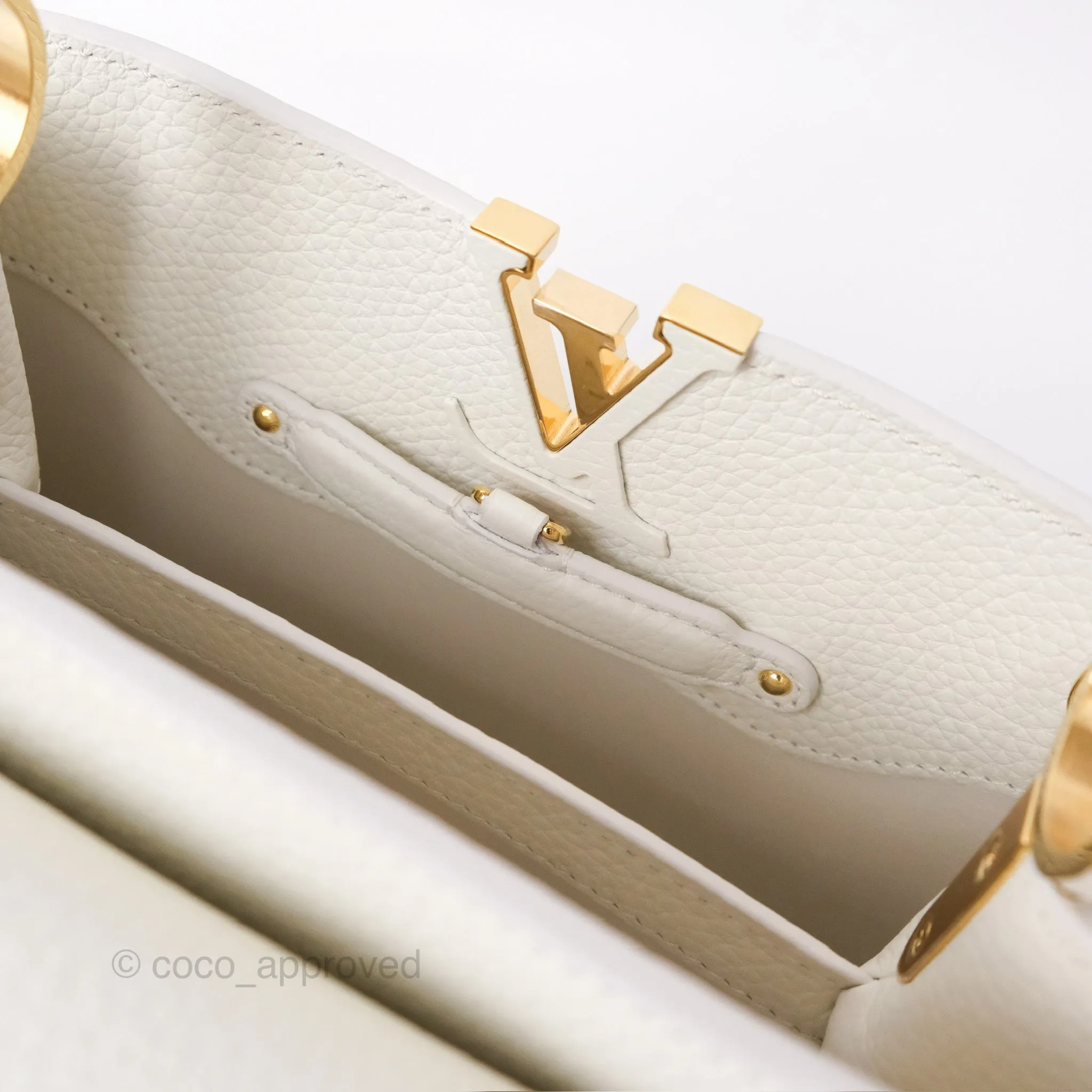 Louis Vuitton Taurillon Capucines BB Snow