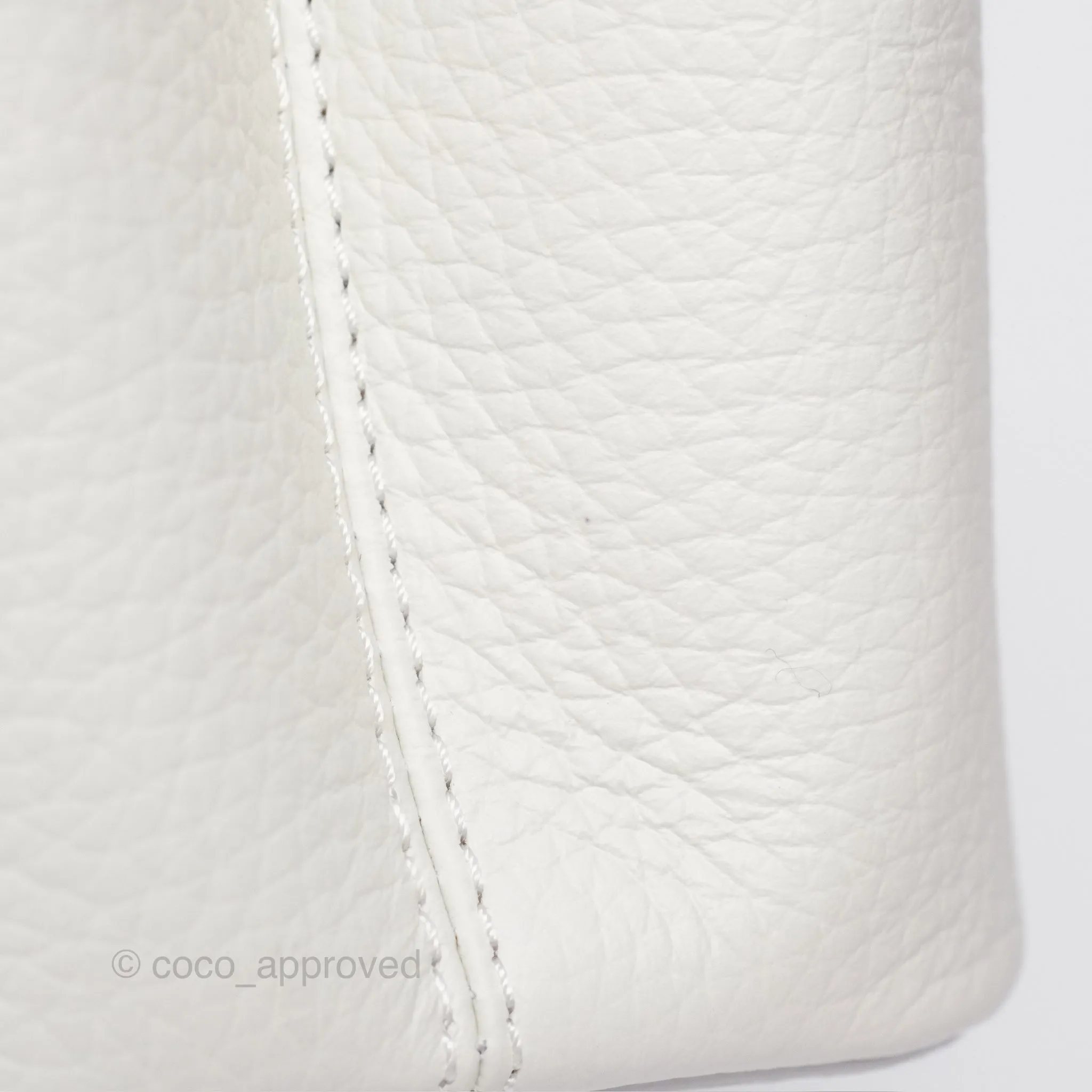 Louis Vuitton Taurillon Capucines BB Snow