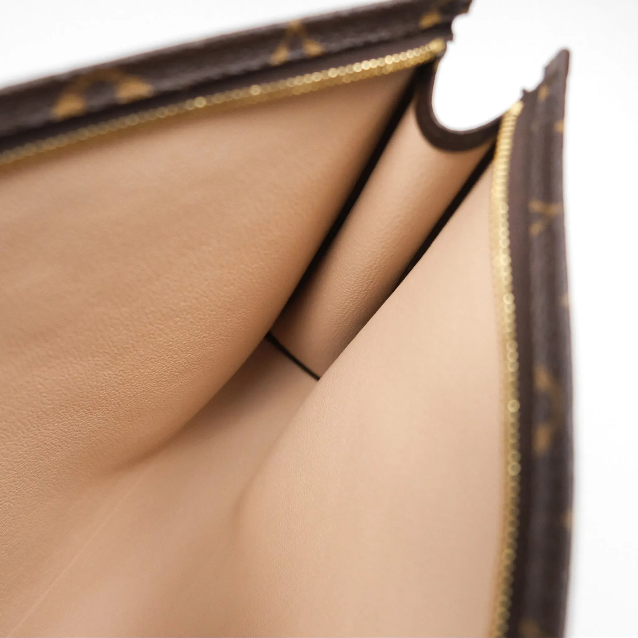 Louis Vuitton Toiletry Pouch 26 Monogram Canvas