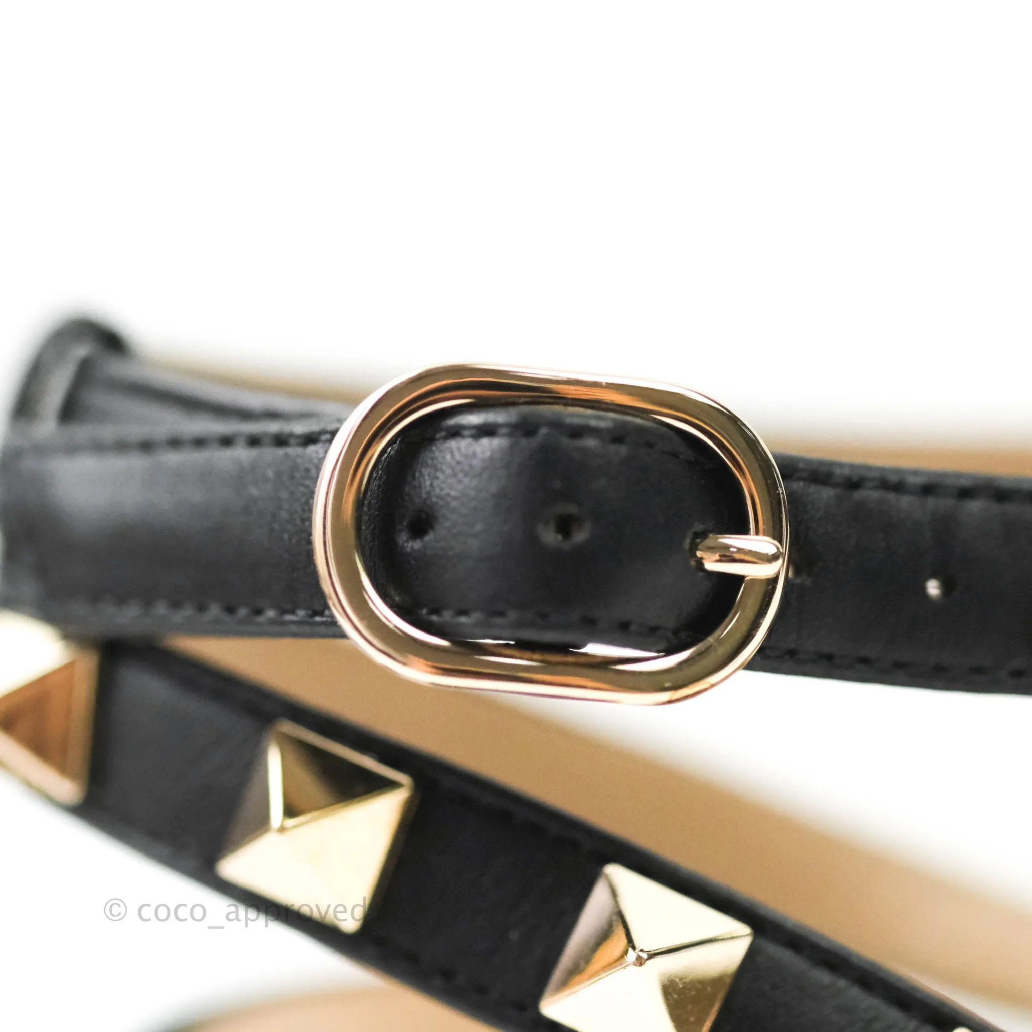 Valentino Garavani Rockstud Leather Pumps in Black