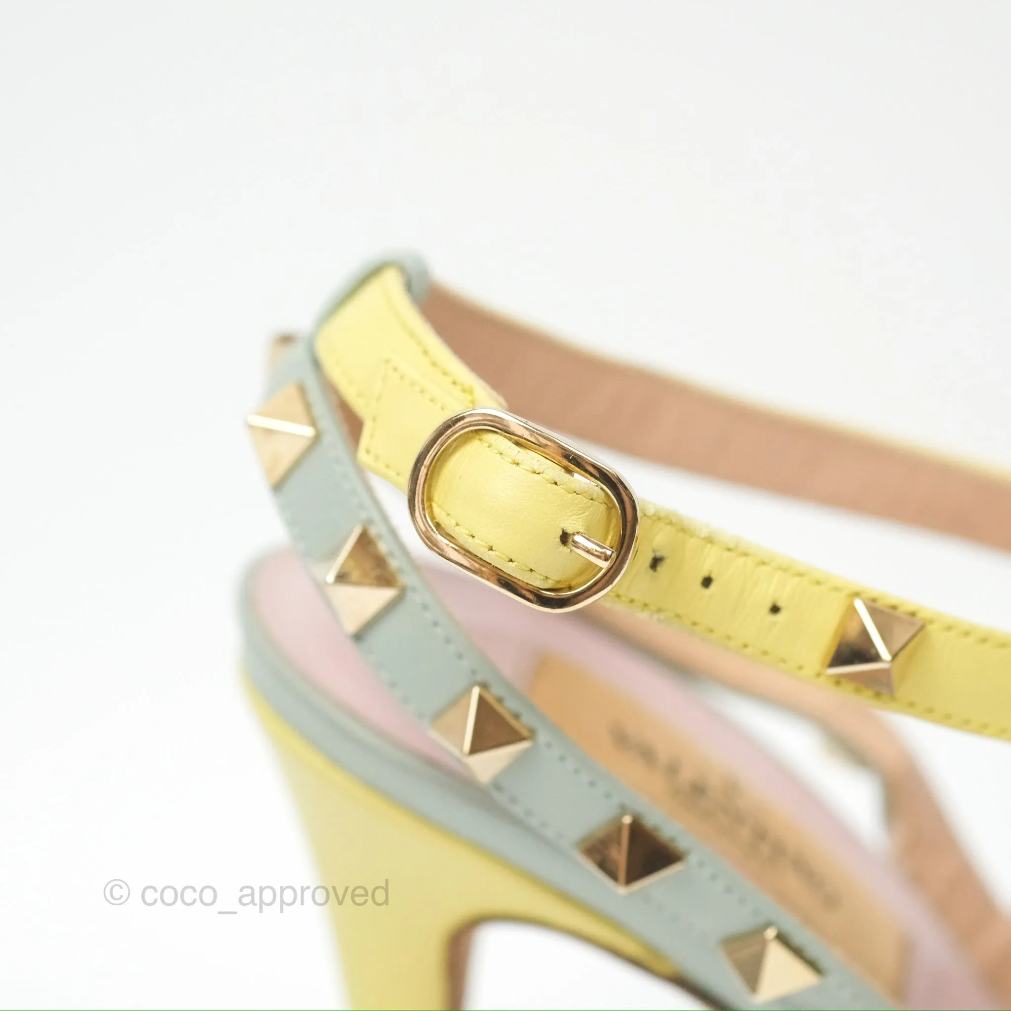 Valentino Garavani Rockstud Leather Slingback Pumps in Watercolor Size 39