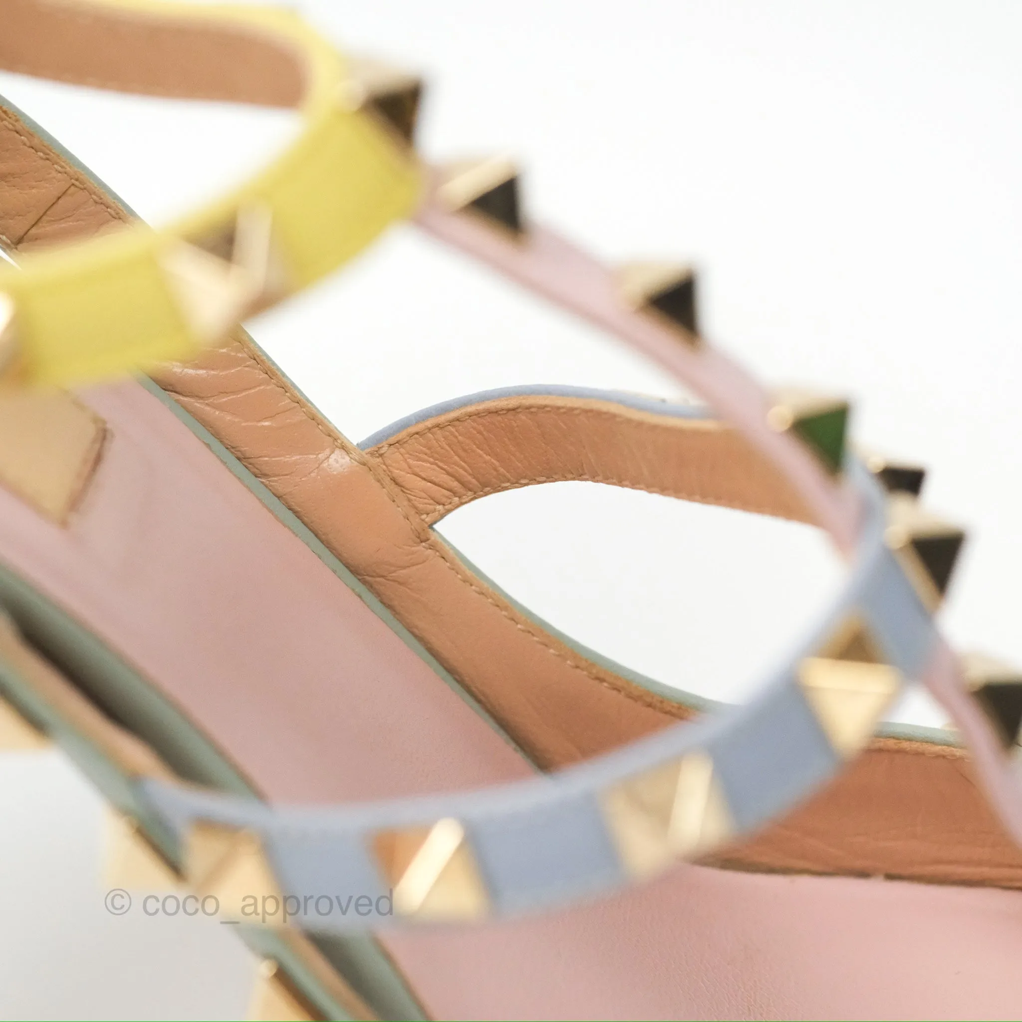 Valentino Garavani Rockstud Leather Slingback Pumps in Watercolor Size 39