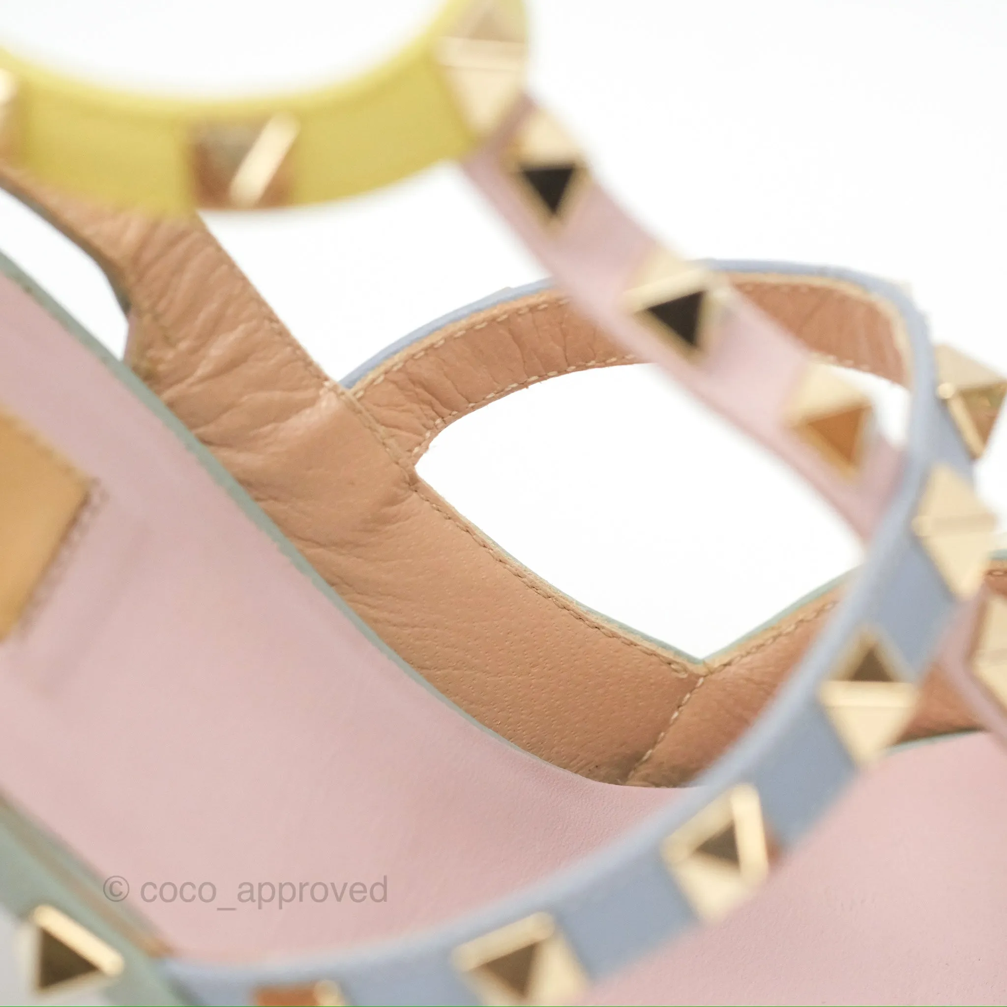 Valentino Garavani Rockstud Leather Slingback Pumps in Watercolor Size 39