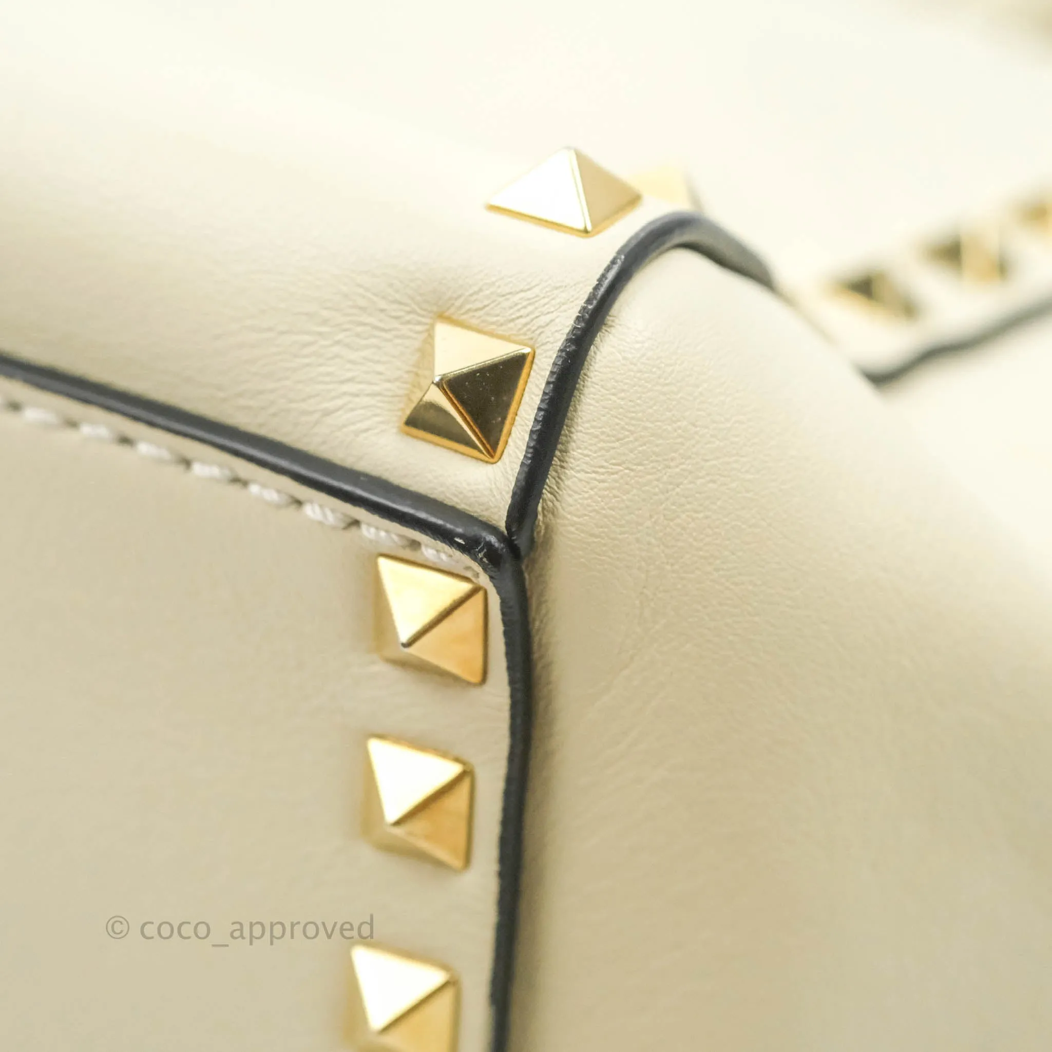 Valentino Garavani Rockstud Mini Trapeze Shoulder Bag White Calfskin Gold Hardware