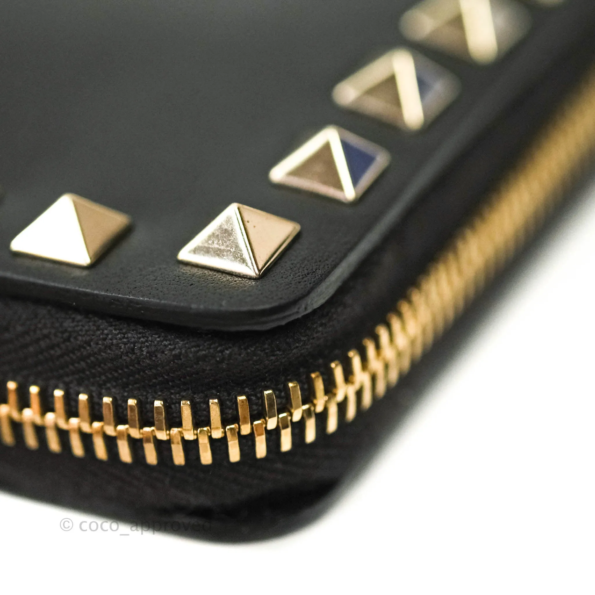 Valentino Garavani Rockstud Wallet Black Gold Hardware