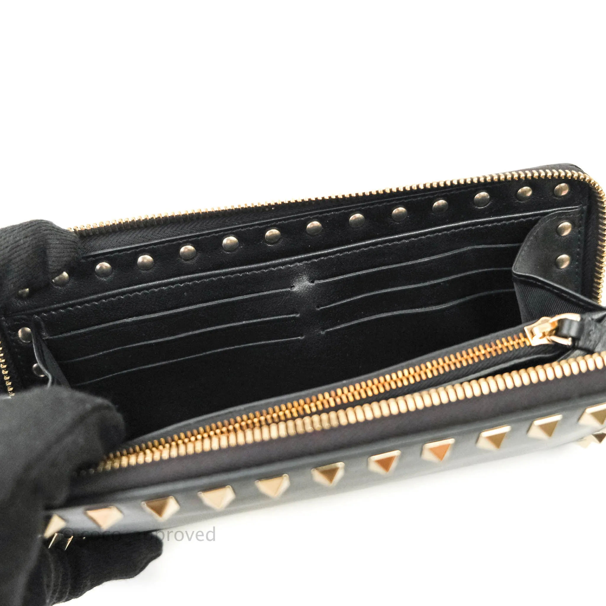 Valentino Garavani Rockstud Wallet Black Gold Hardware