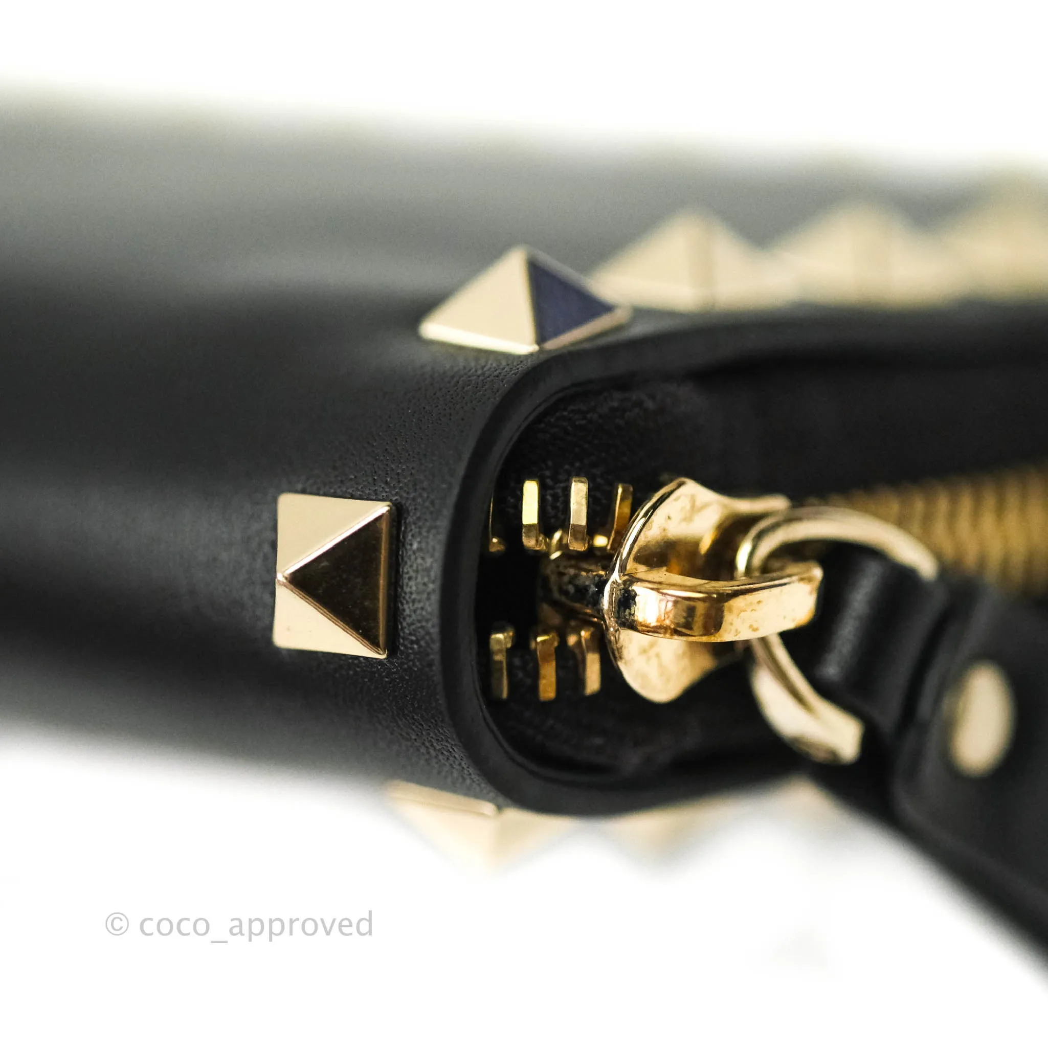 Valentino Garavani Rockstud Wallet Black Gold Hardware
